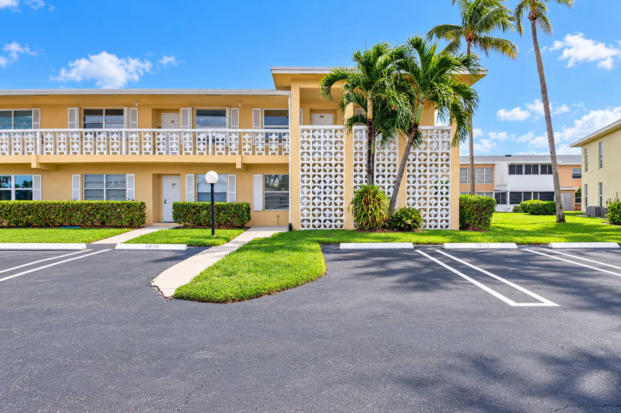 1120 Boxwood Drive