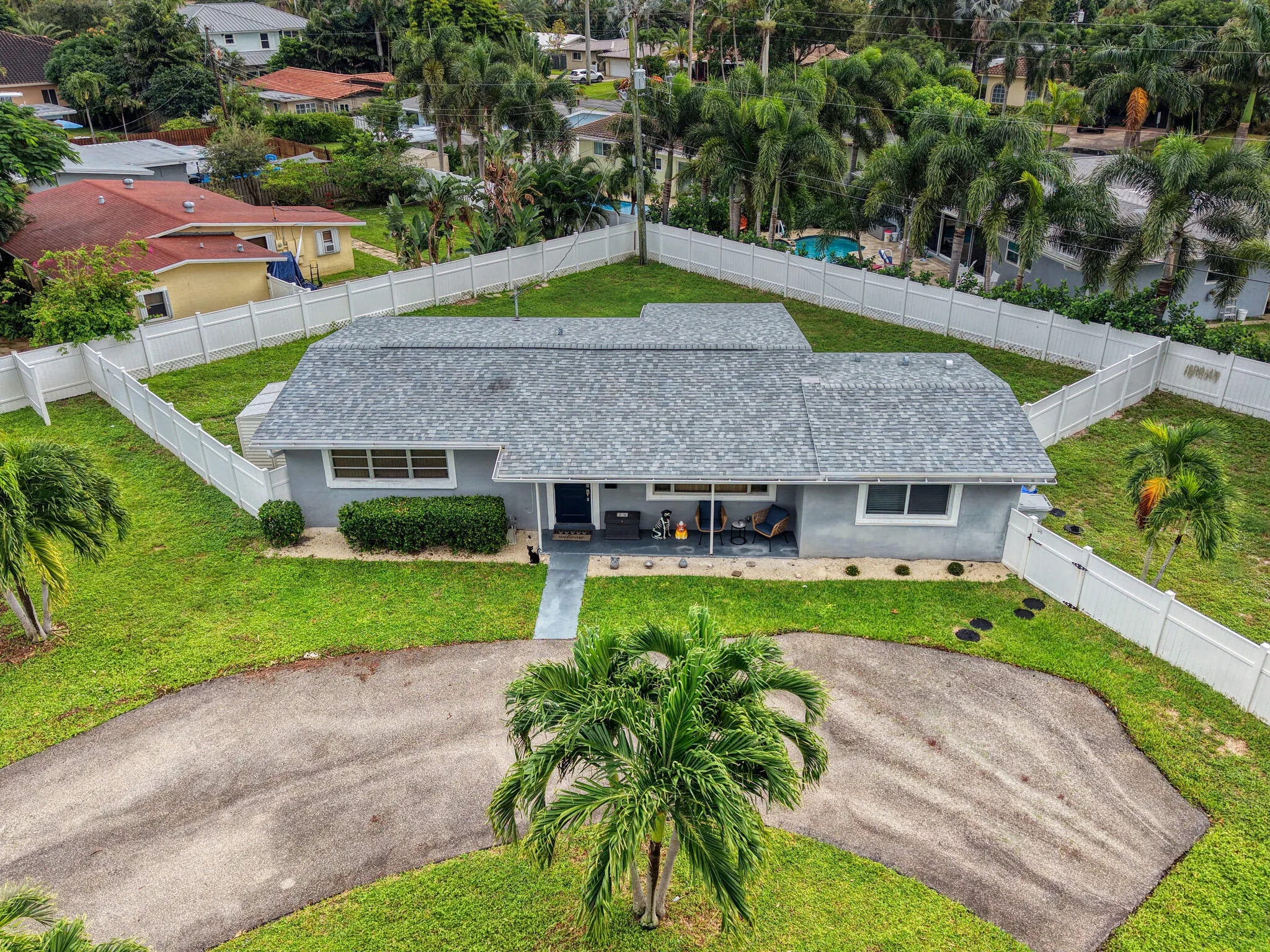 2600 NE 8TH Court