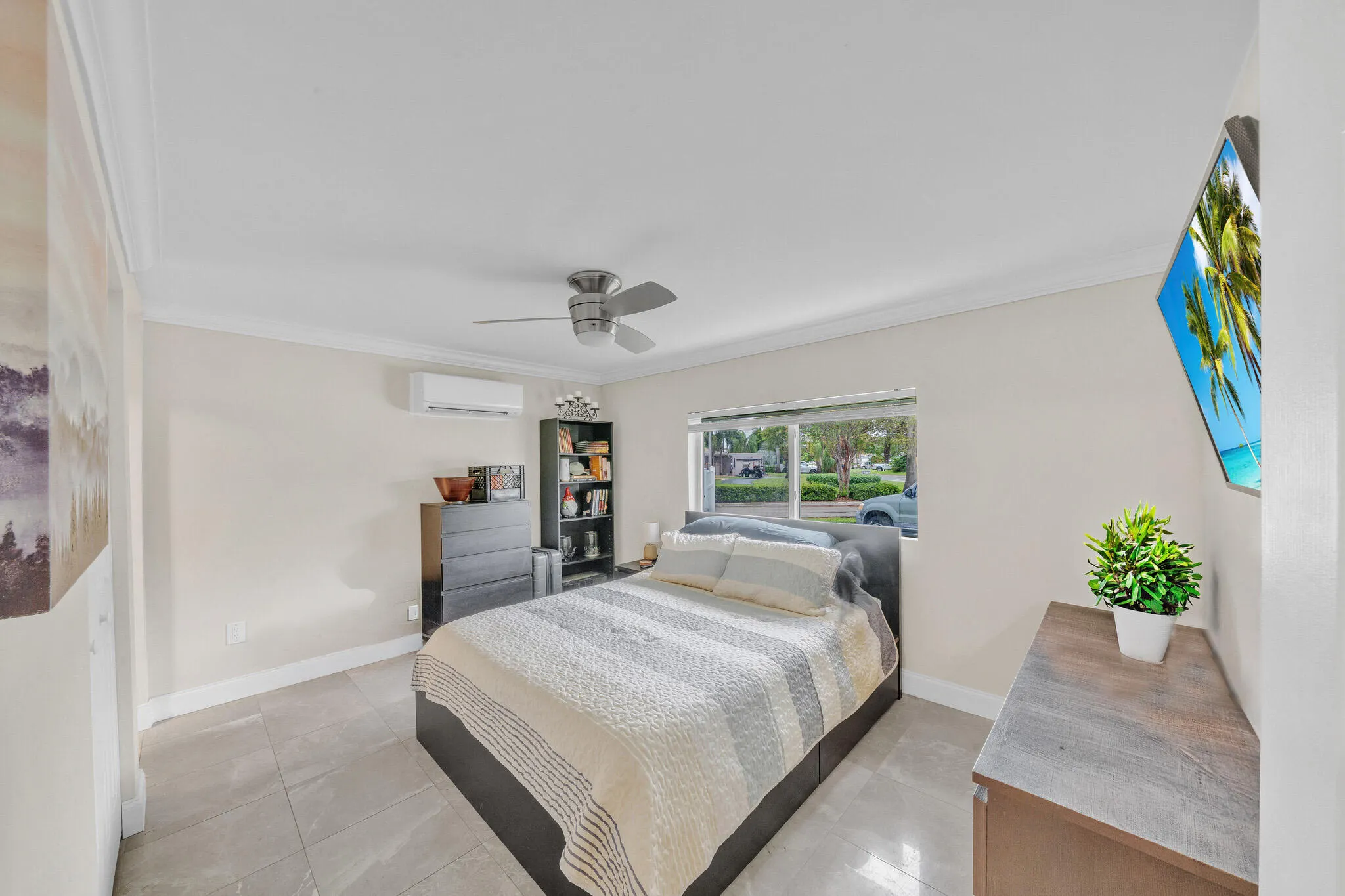 2600 NE 8TH Court