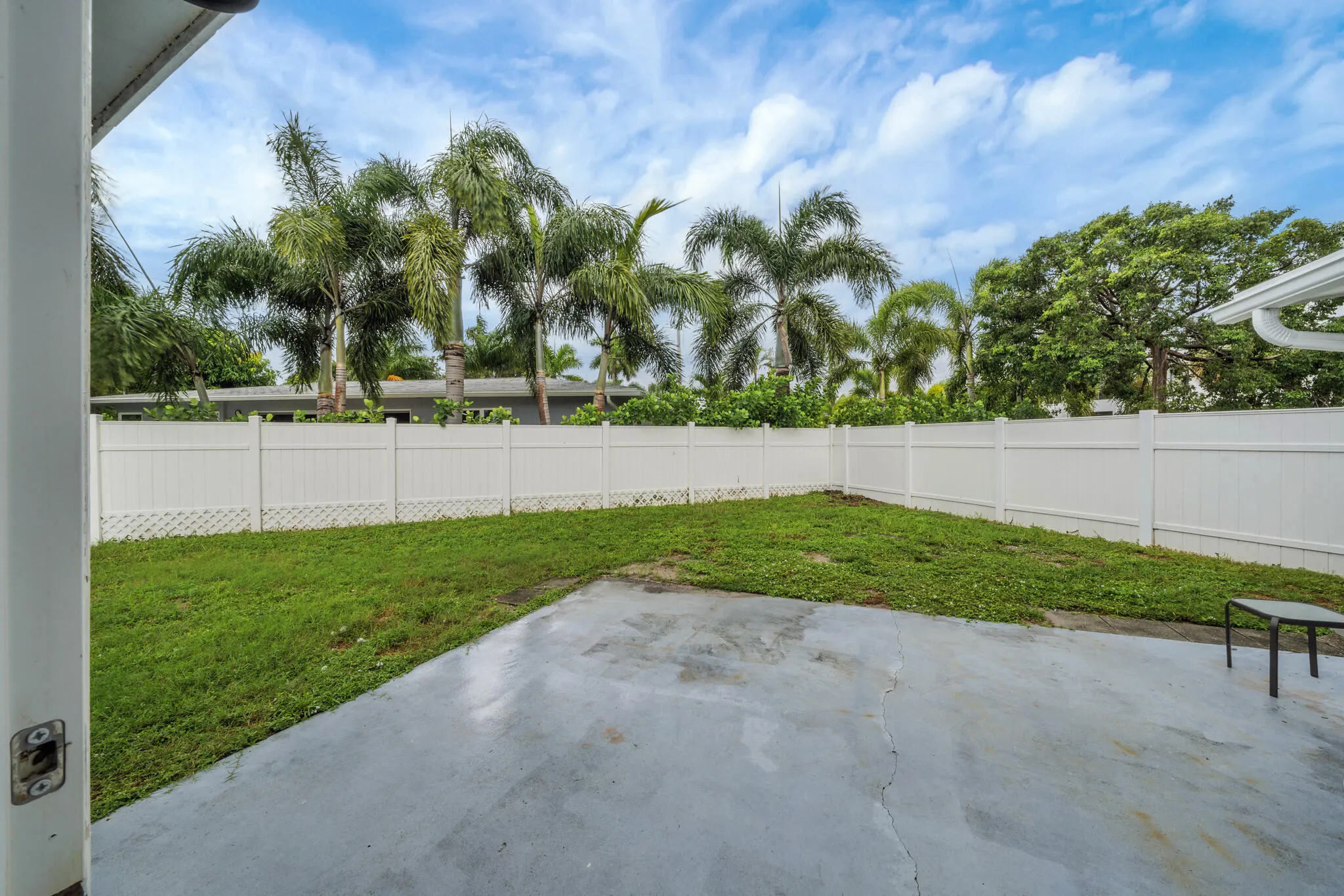 2600 NE 8TH Court