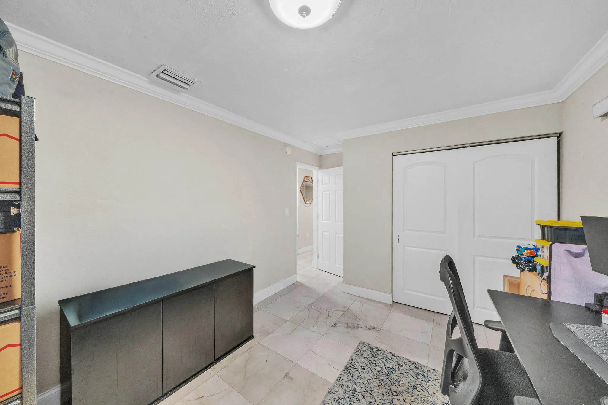 2600 NE 8TH Court