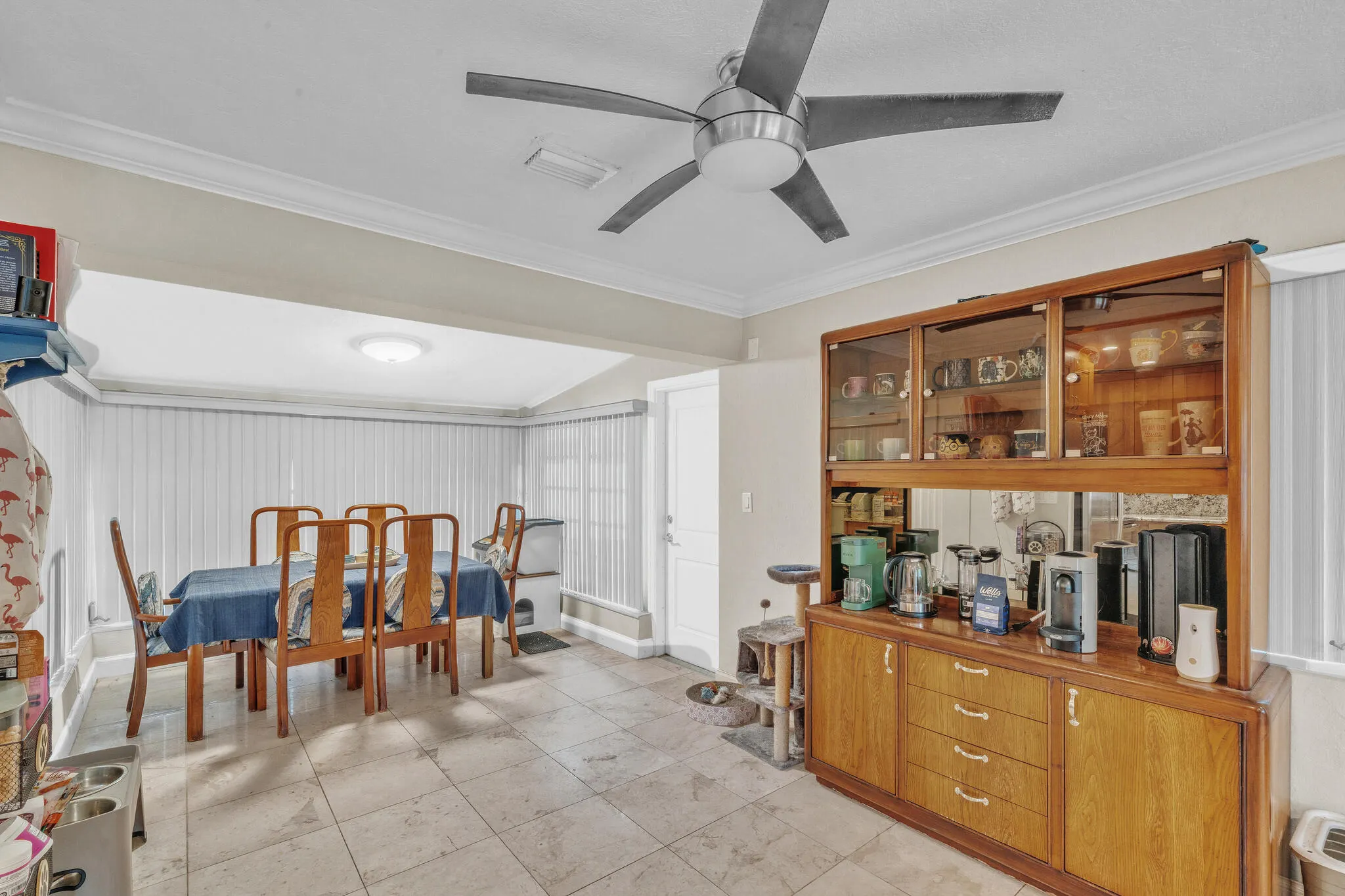 2600 NE 8TH Court