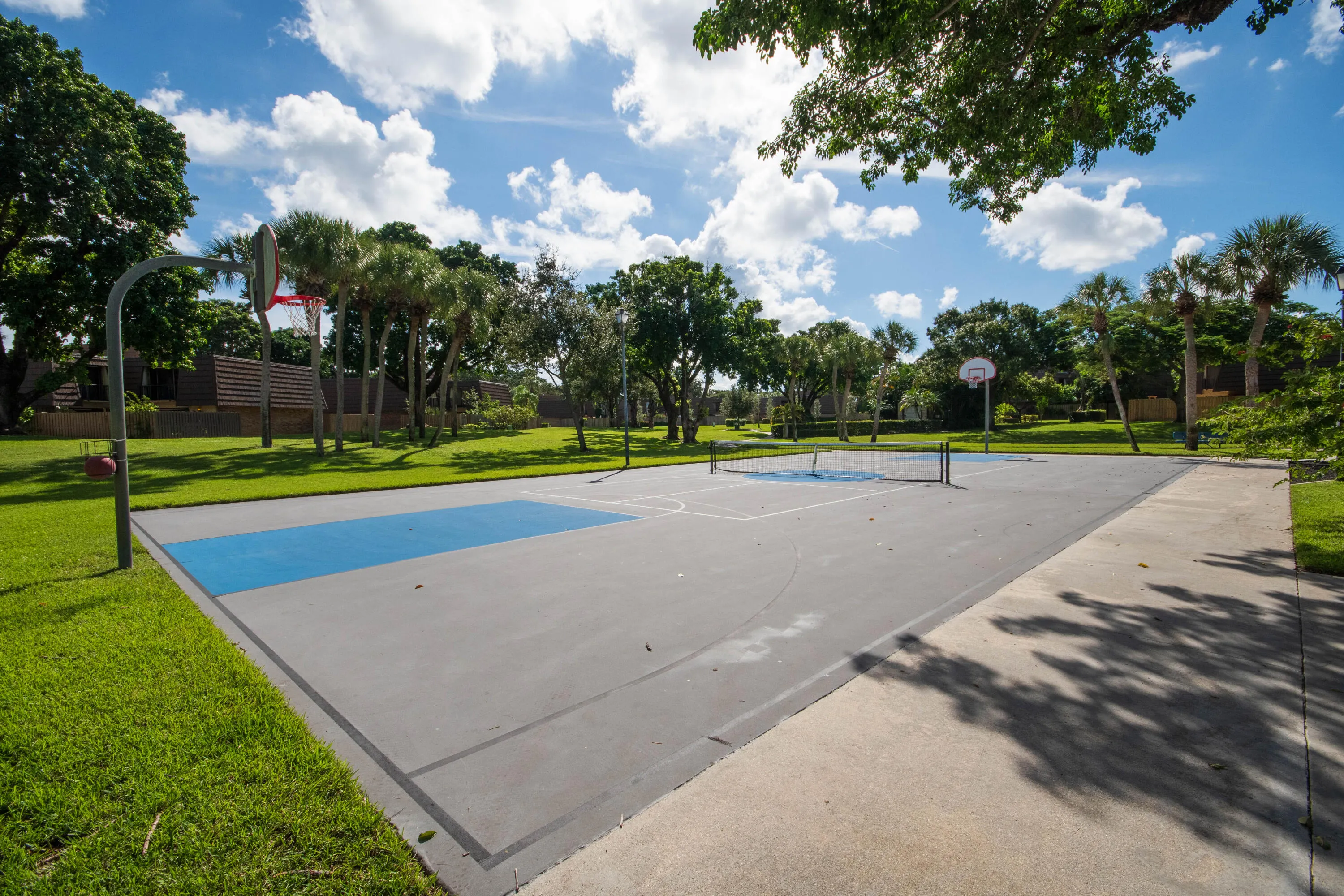 809 8TH Court