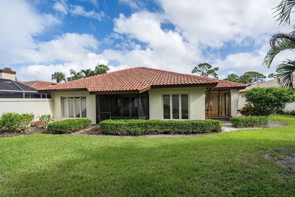 5361 SE Merion Way