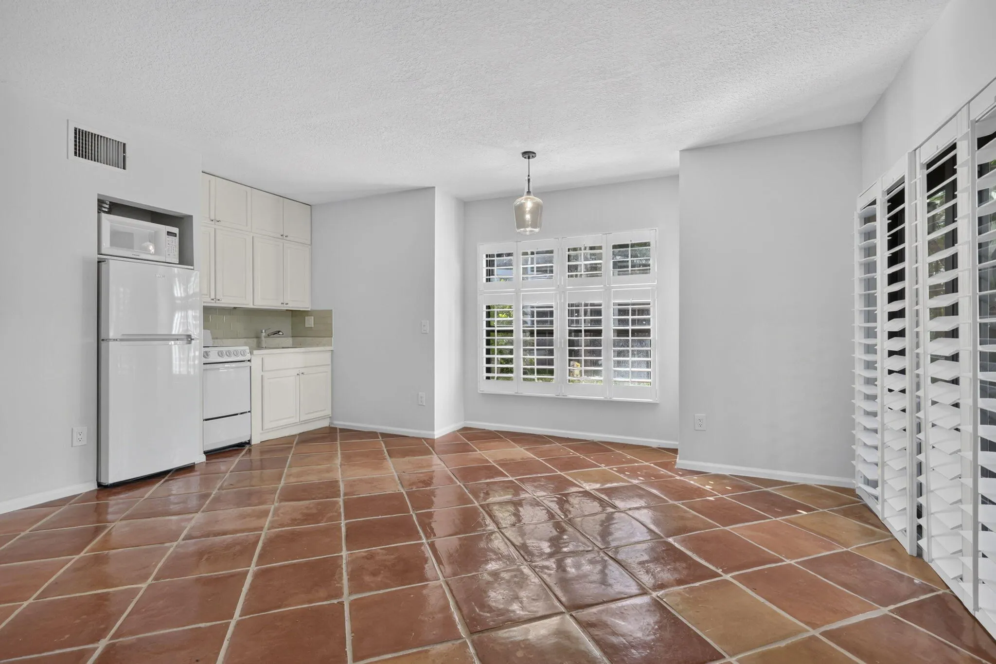 11863 Wimbledon Circle #416
