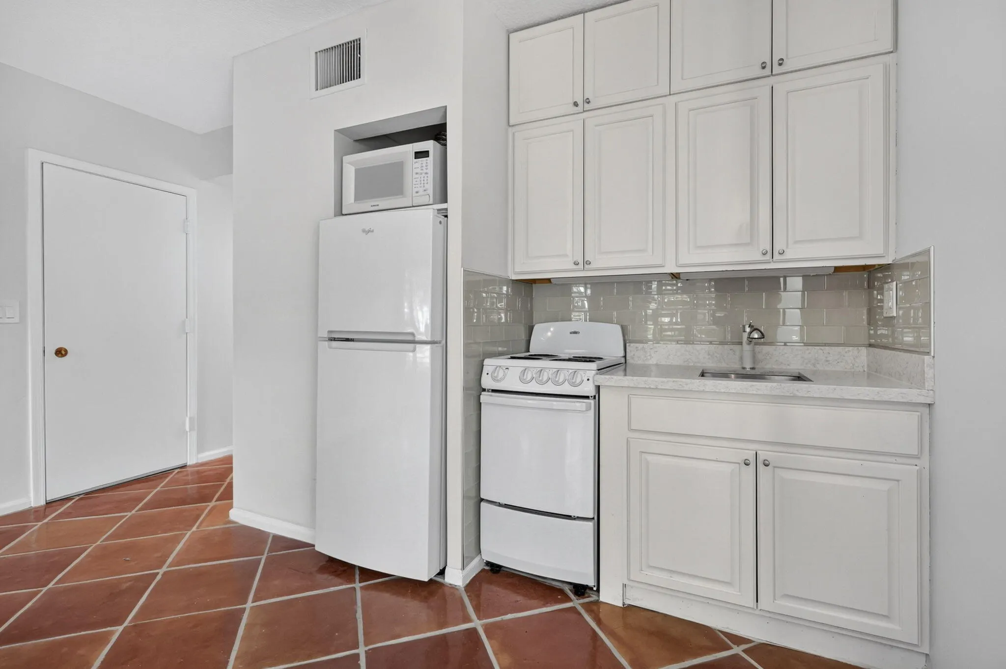 11863 Wimbledon Circle #416
