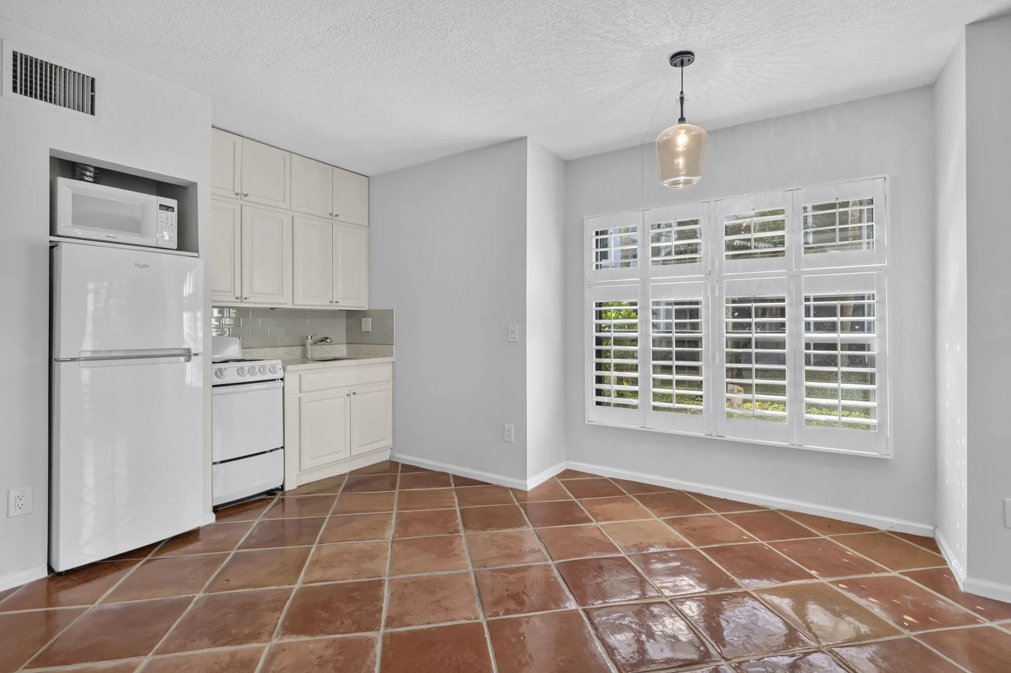 11863 Wimbledon Circle #416
