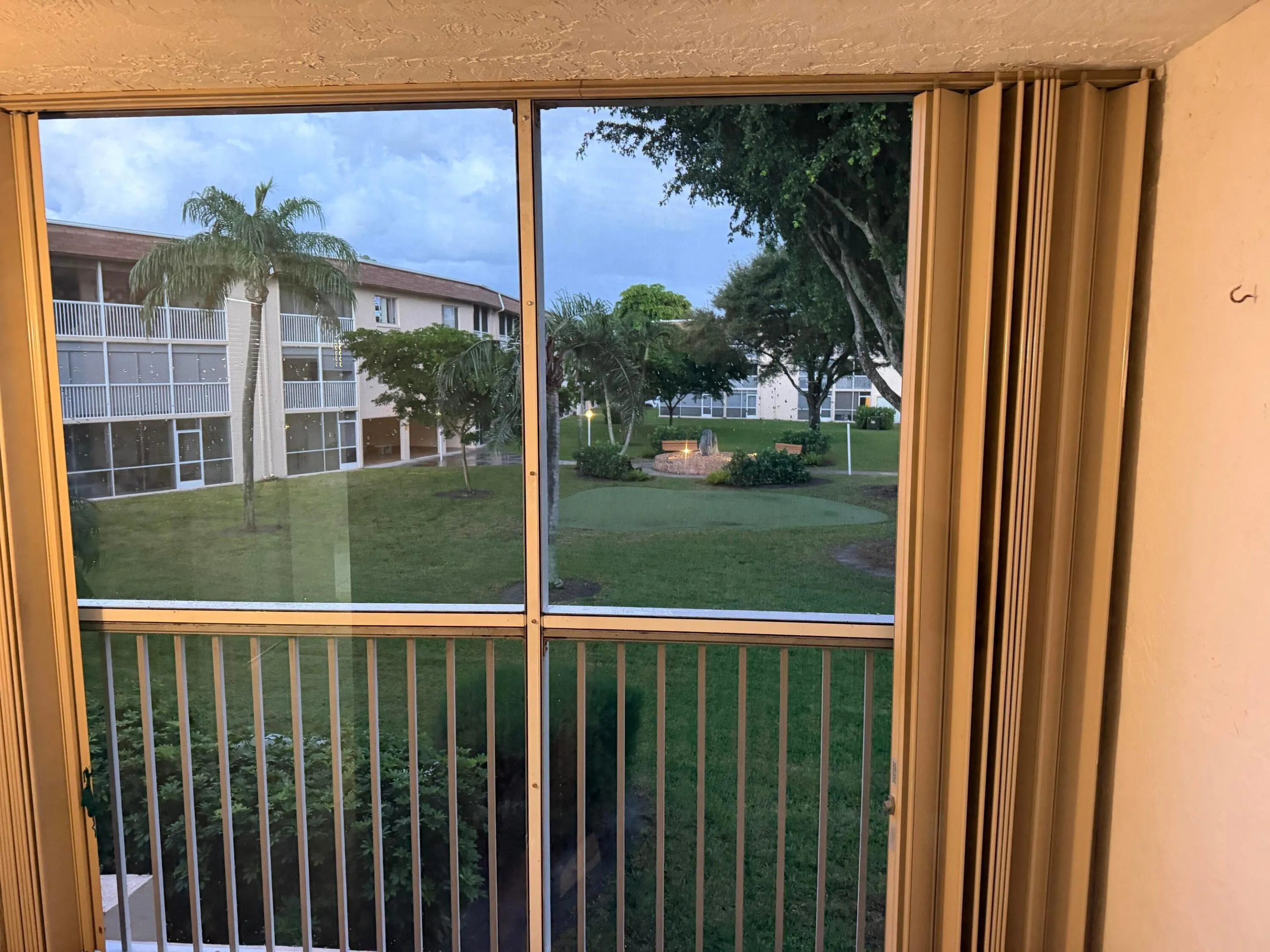 400 VILLAGE GREEN Circle W #205