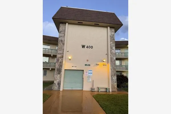 400 VILLAGE GREEN Circle W #205