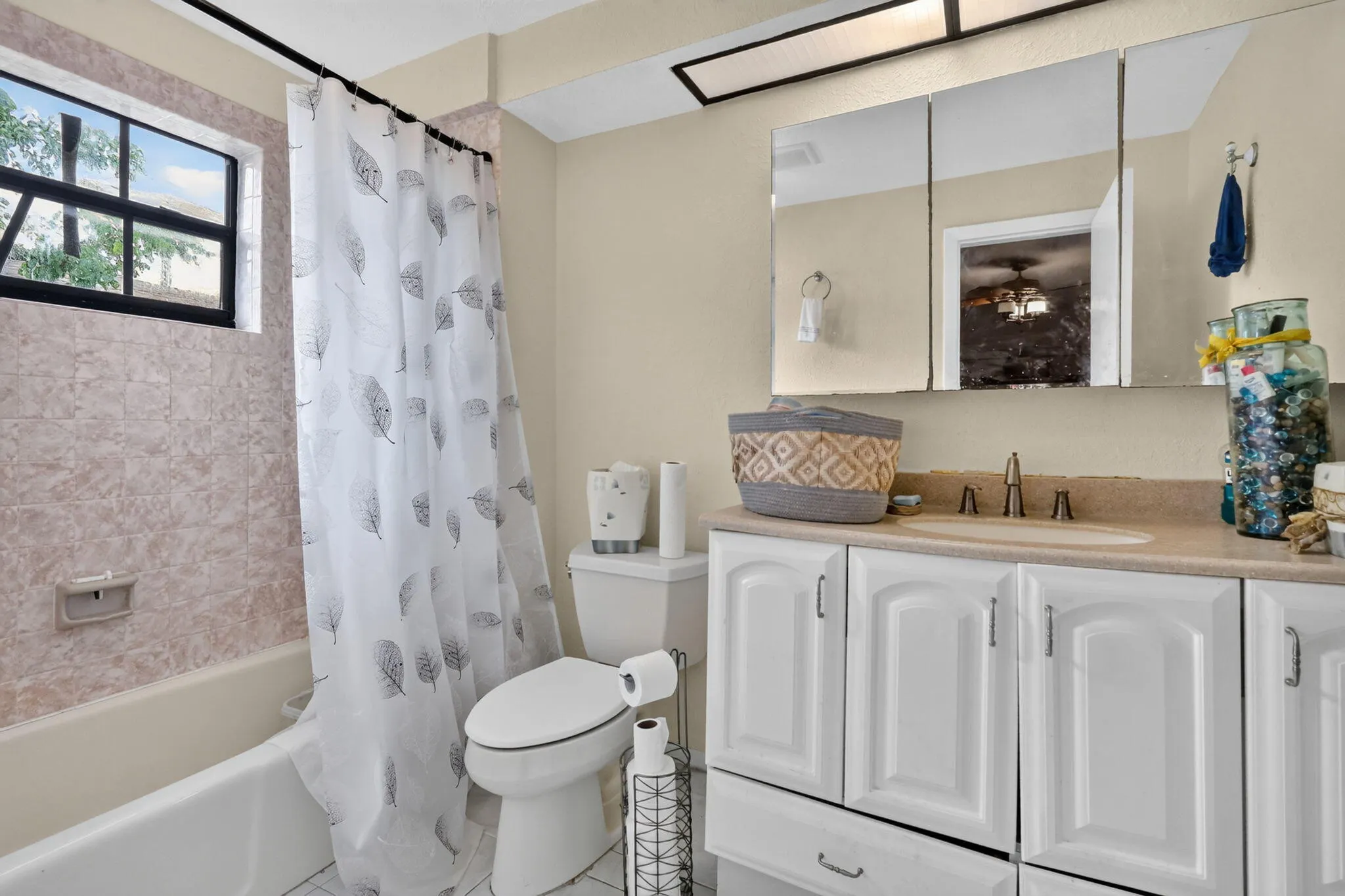 1385 NE 131ST Street