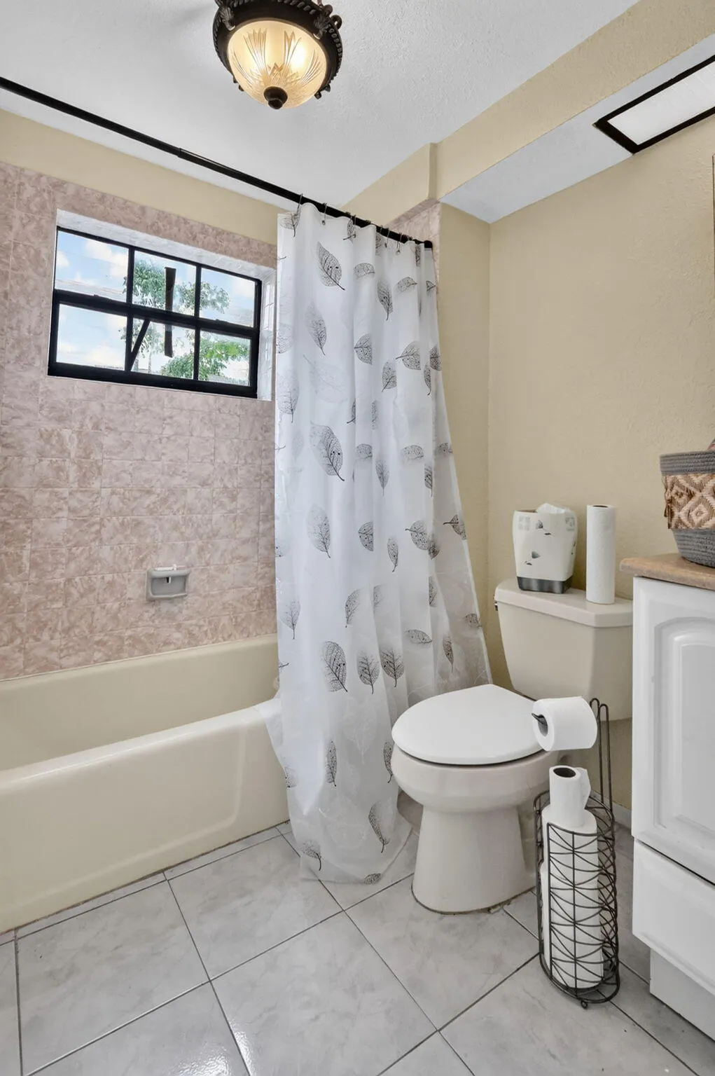 1385 NE 131ST Street
