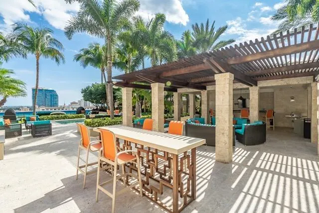 550 OKEECHOBEE Boulevard #121