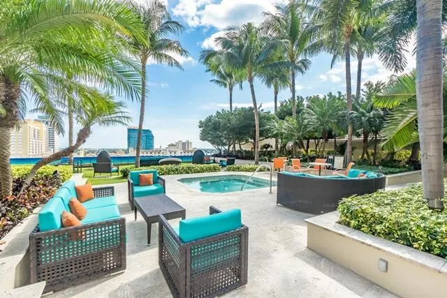 550 OKEECHOBEE Boulevard #121