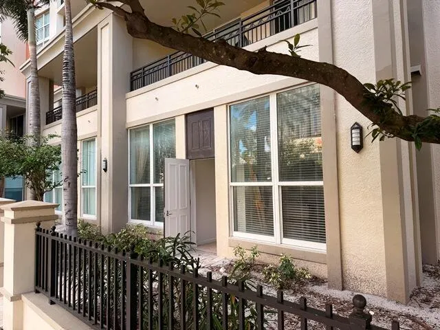 550 OKEECHOBEE Boulevard #121