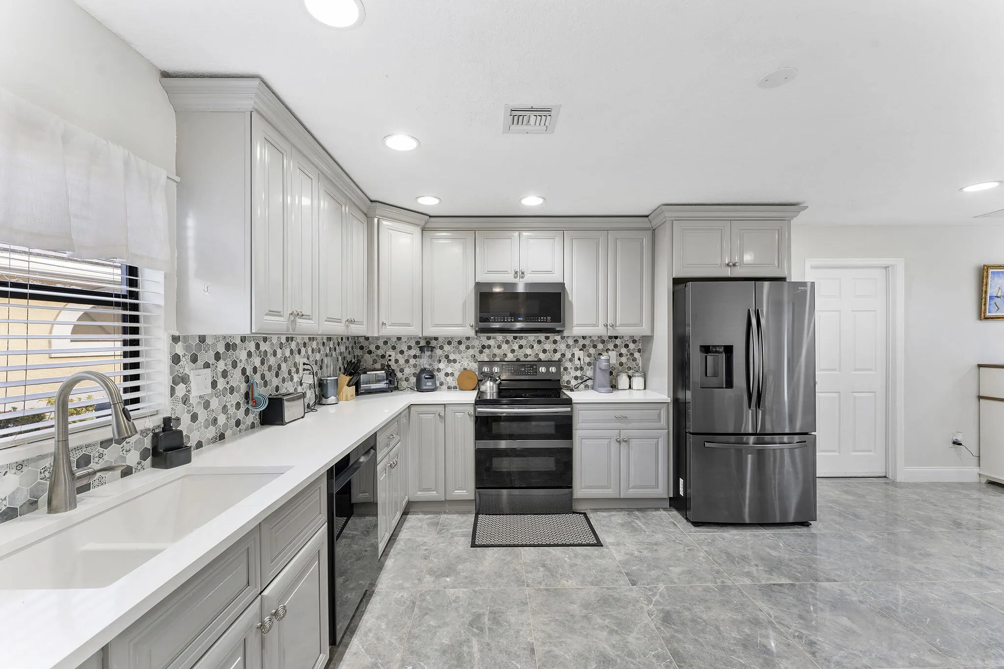 8103 COVINGTON Court