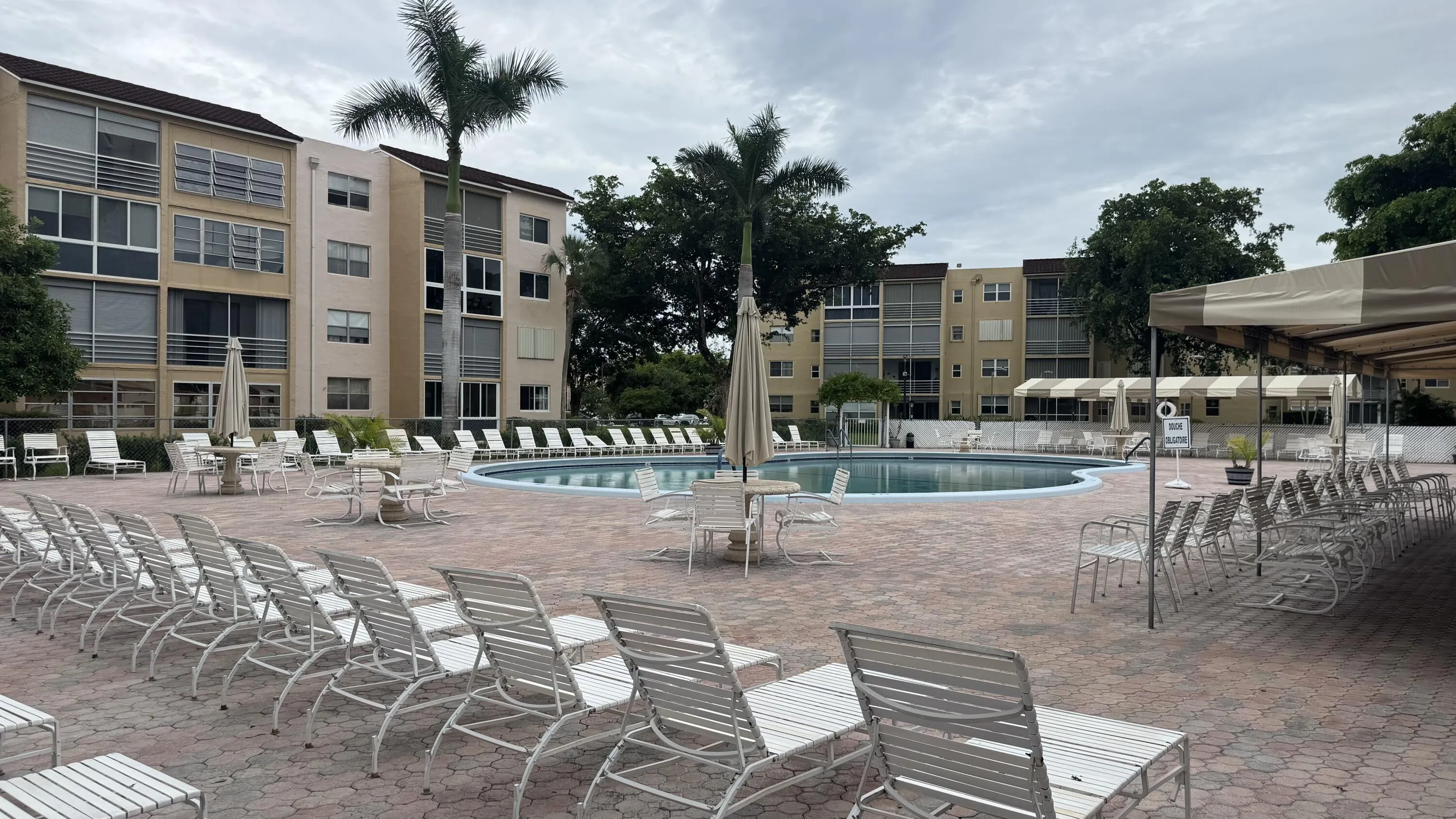 2841 SOMERSET Drive #112