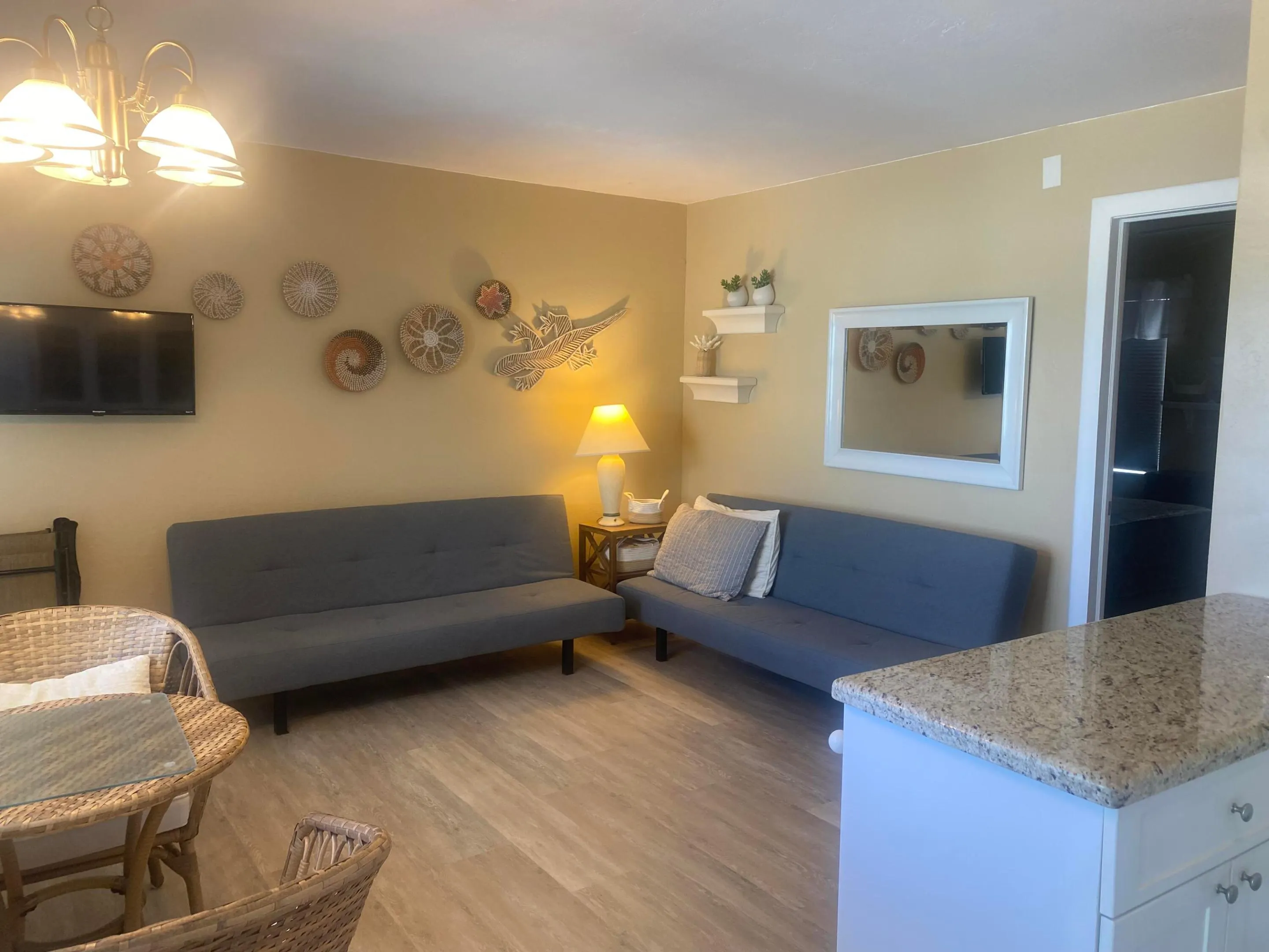 2600 N SURF Road #403