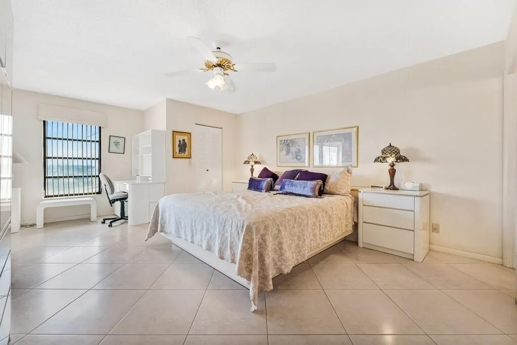 7260 KINGHURST Drive #502