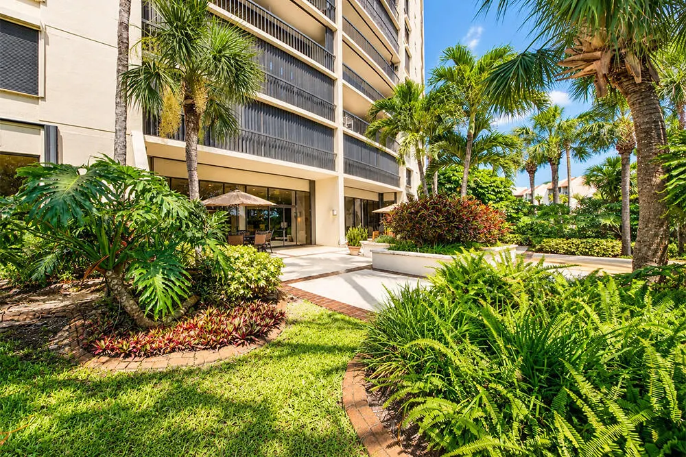 2480 PRESIDENTIAL Way #802