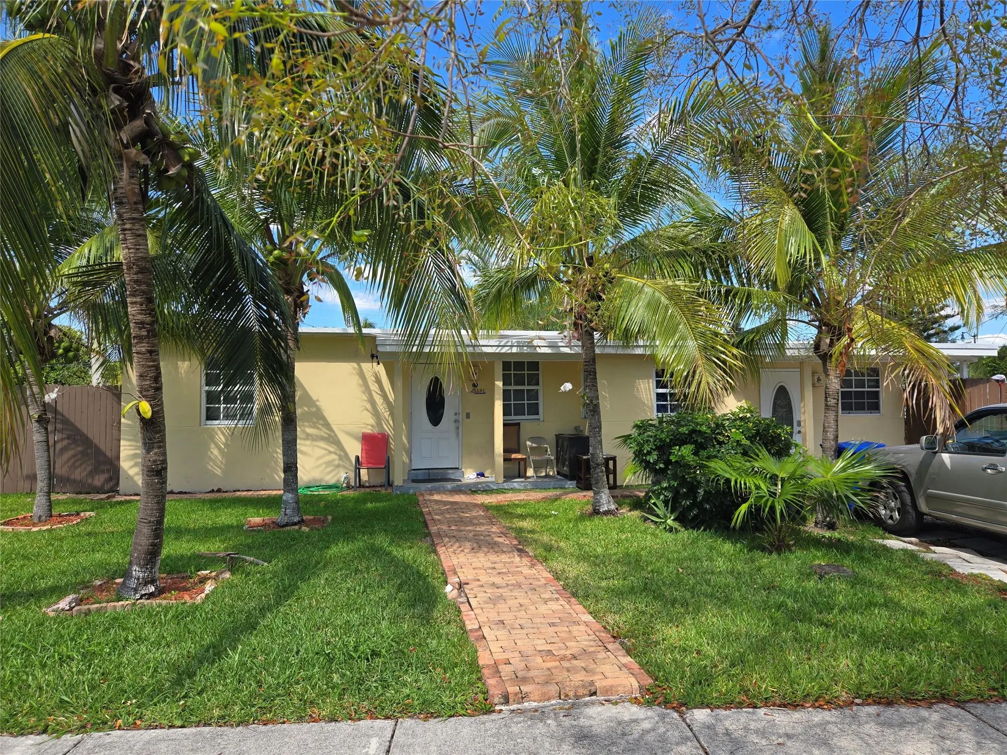 5241 NE 15TH Terrace