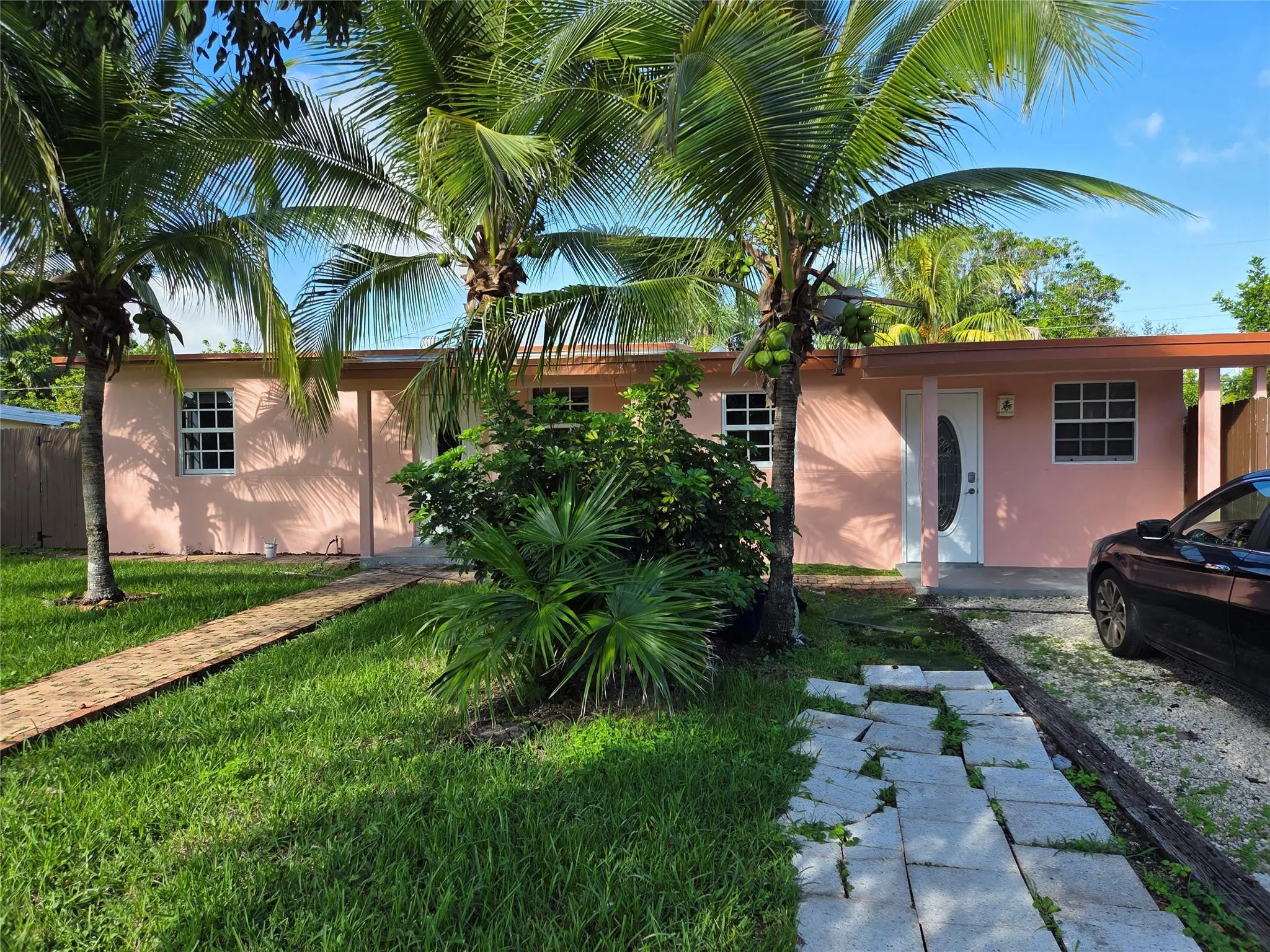 5241 NE 15TH Terrace