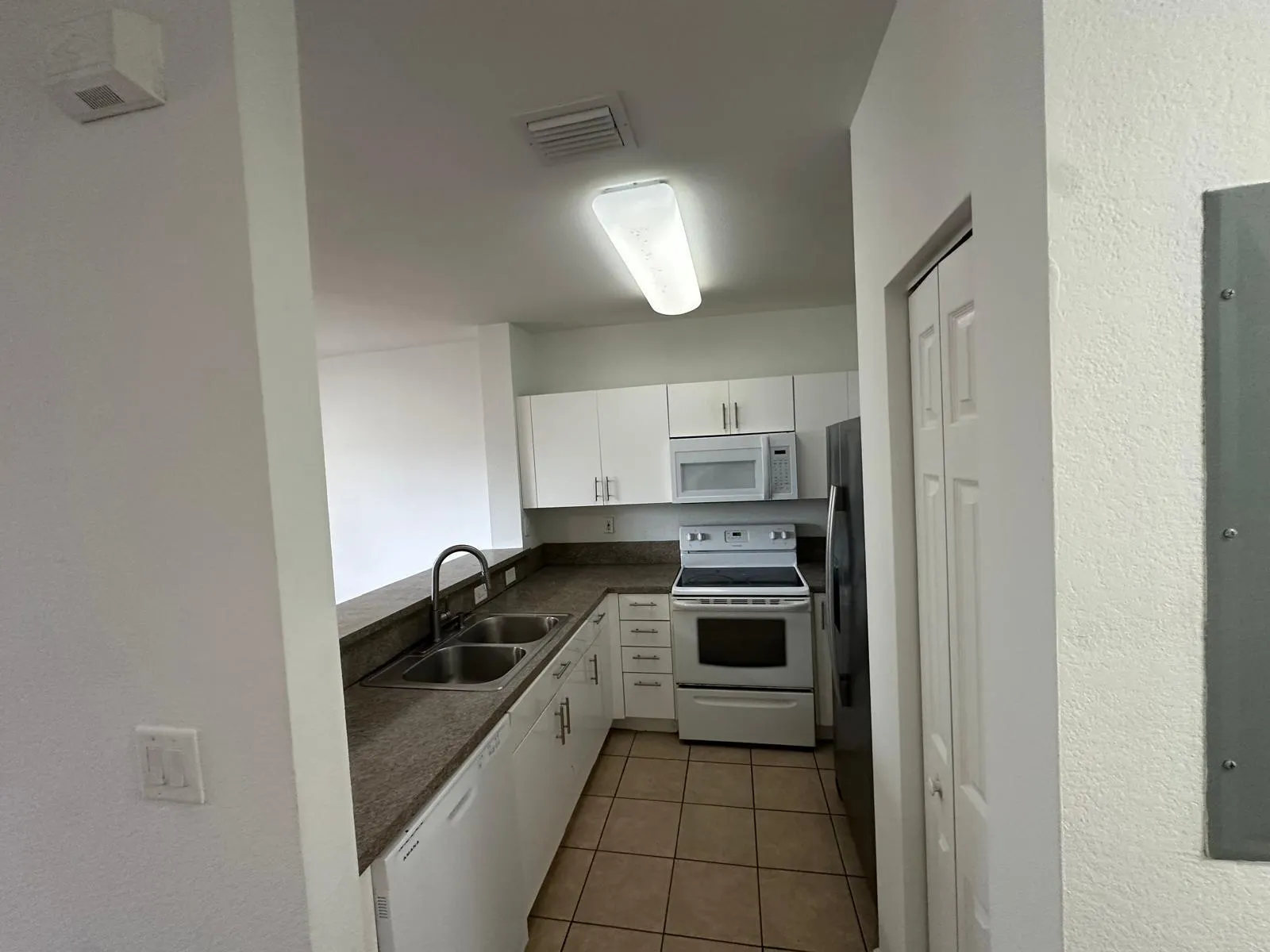 1570 NE 33 Road #201