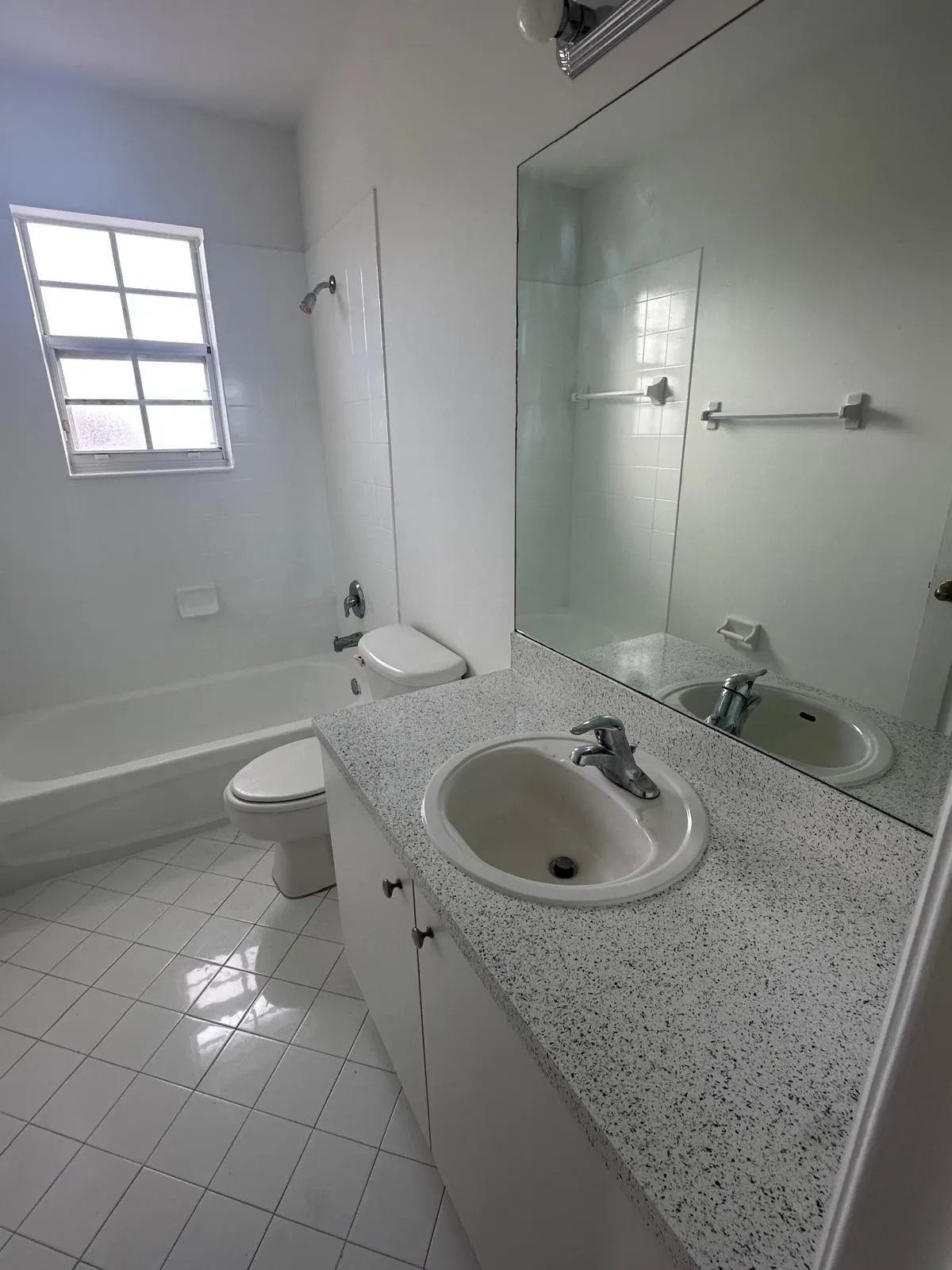 1570 NE 33 Road #201