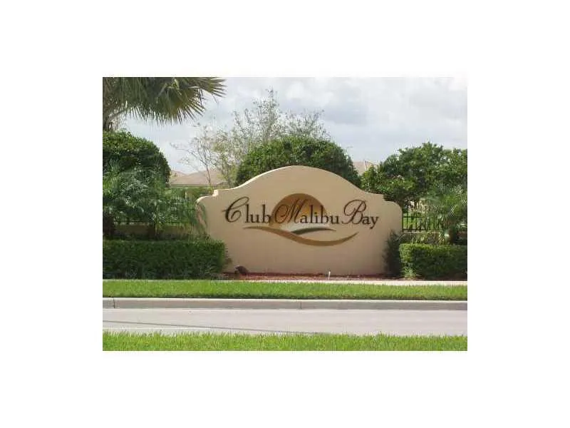 1570 NE 33 Road #201