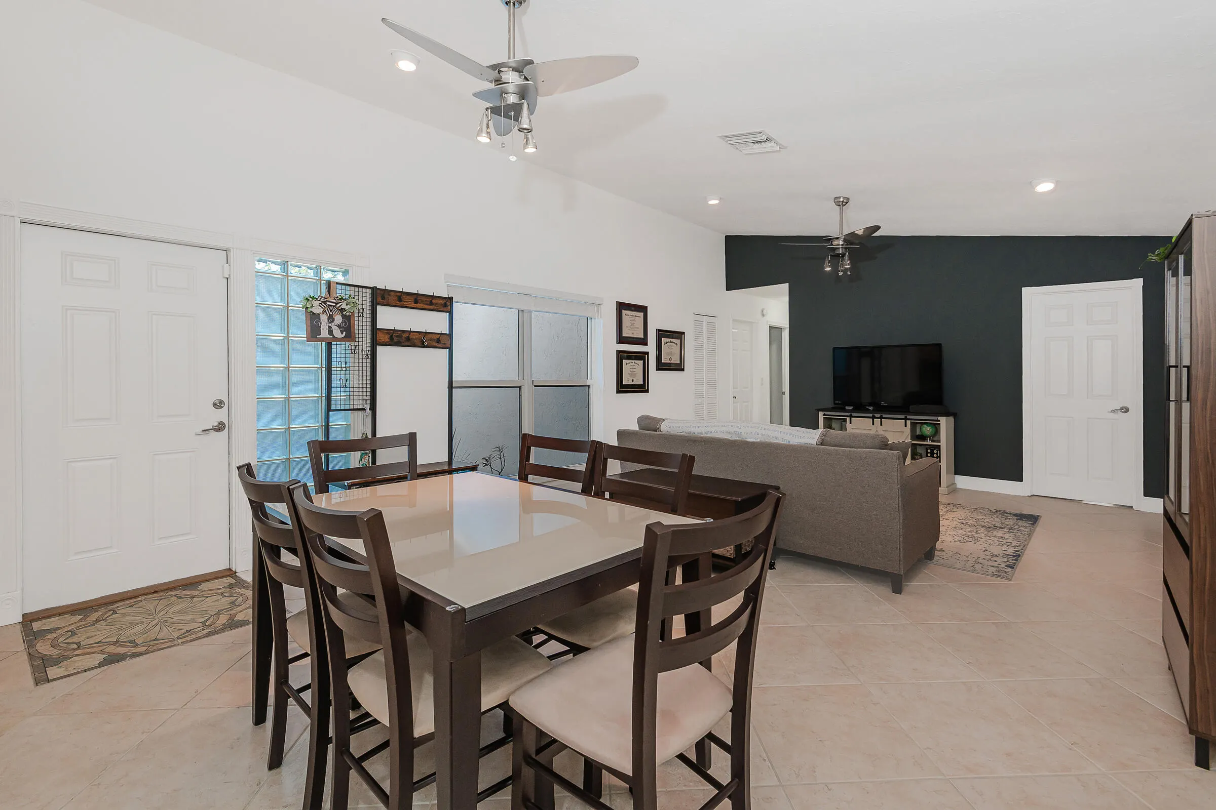 288 NW 39th Way