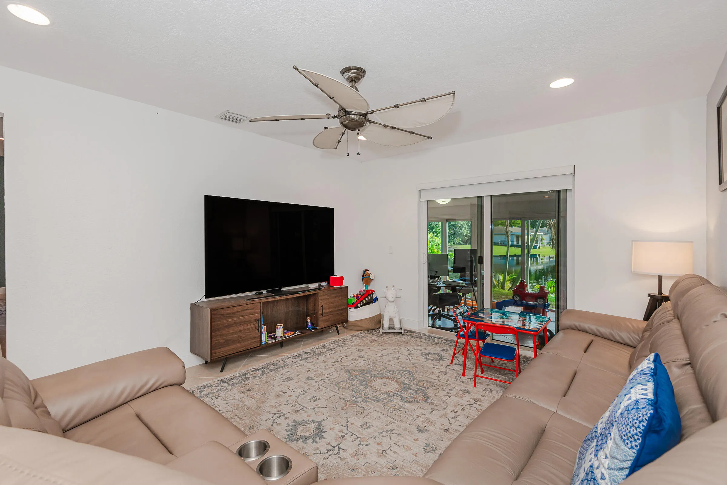 288 NW 39th Way