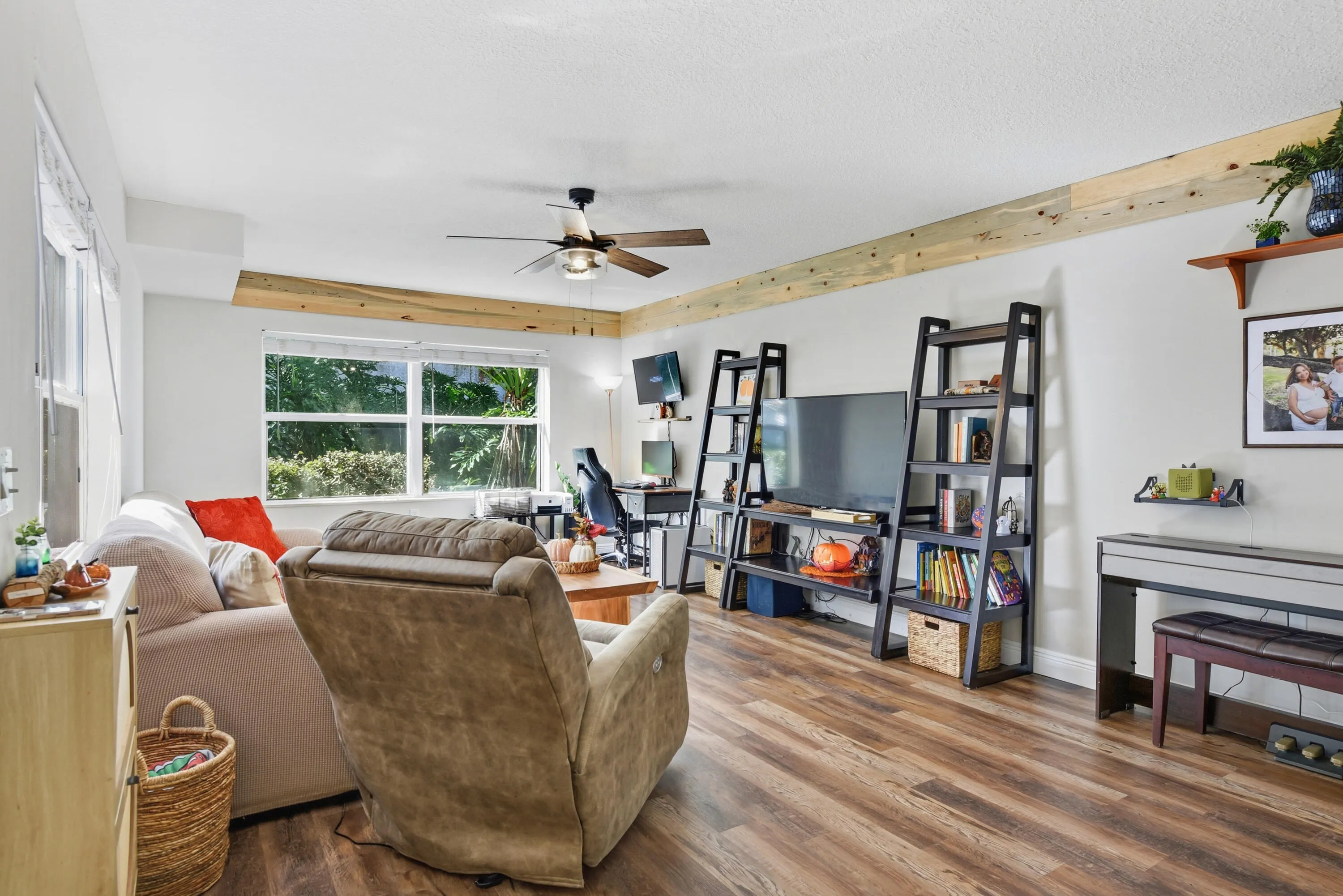 3233 SW SUNSET TRACE Circle