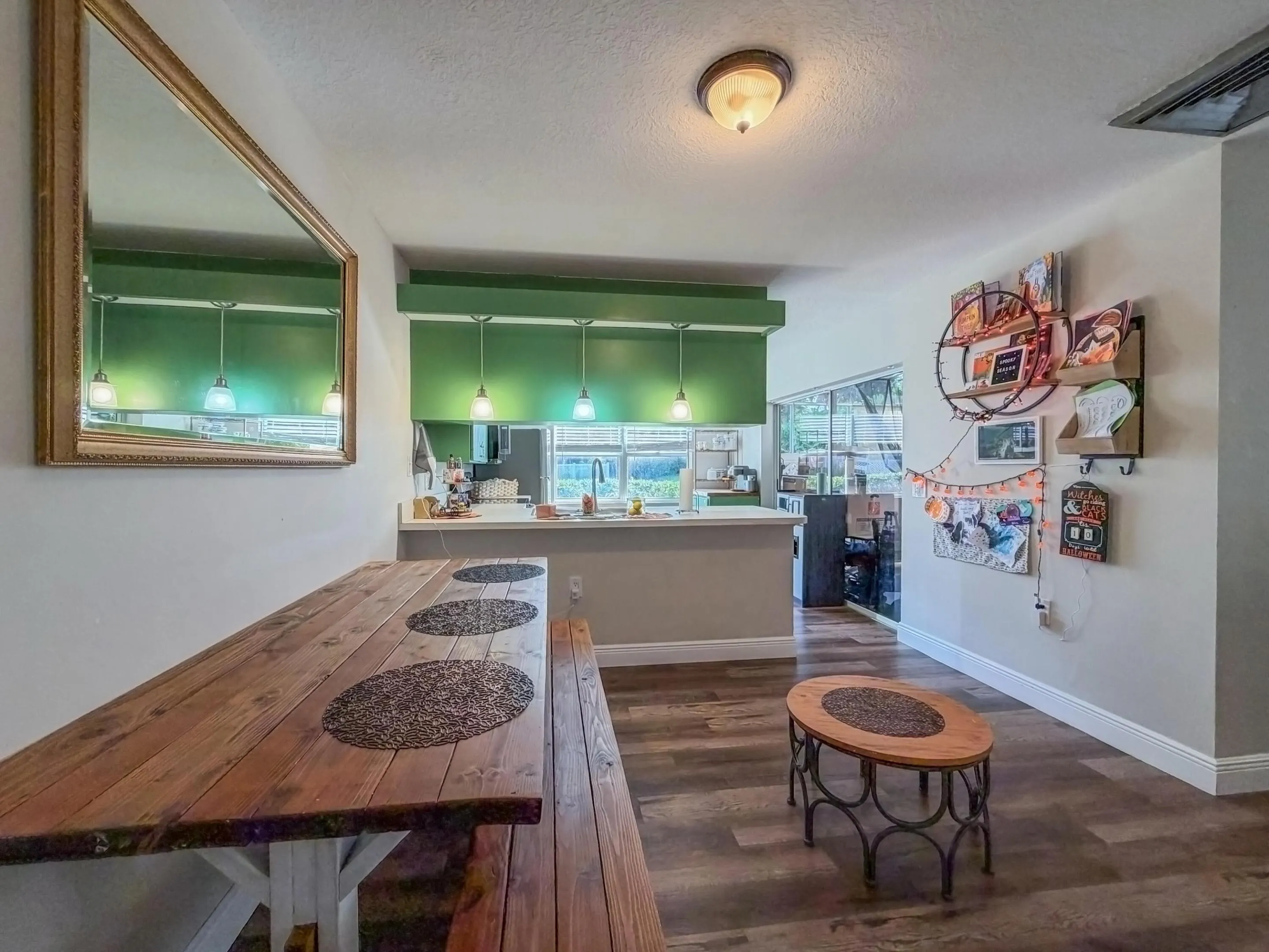 3233 SW SUNSET TRACE Circle