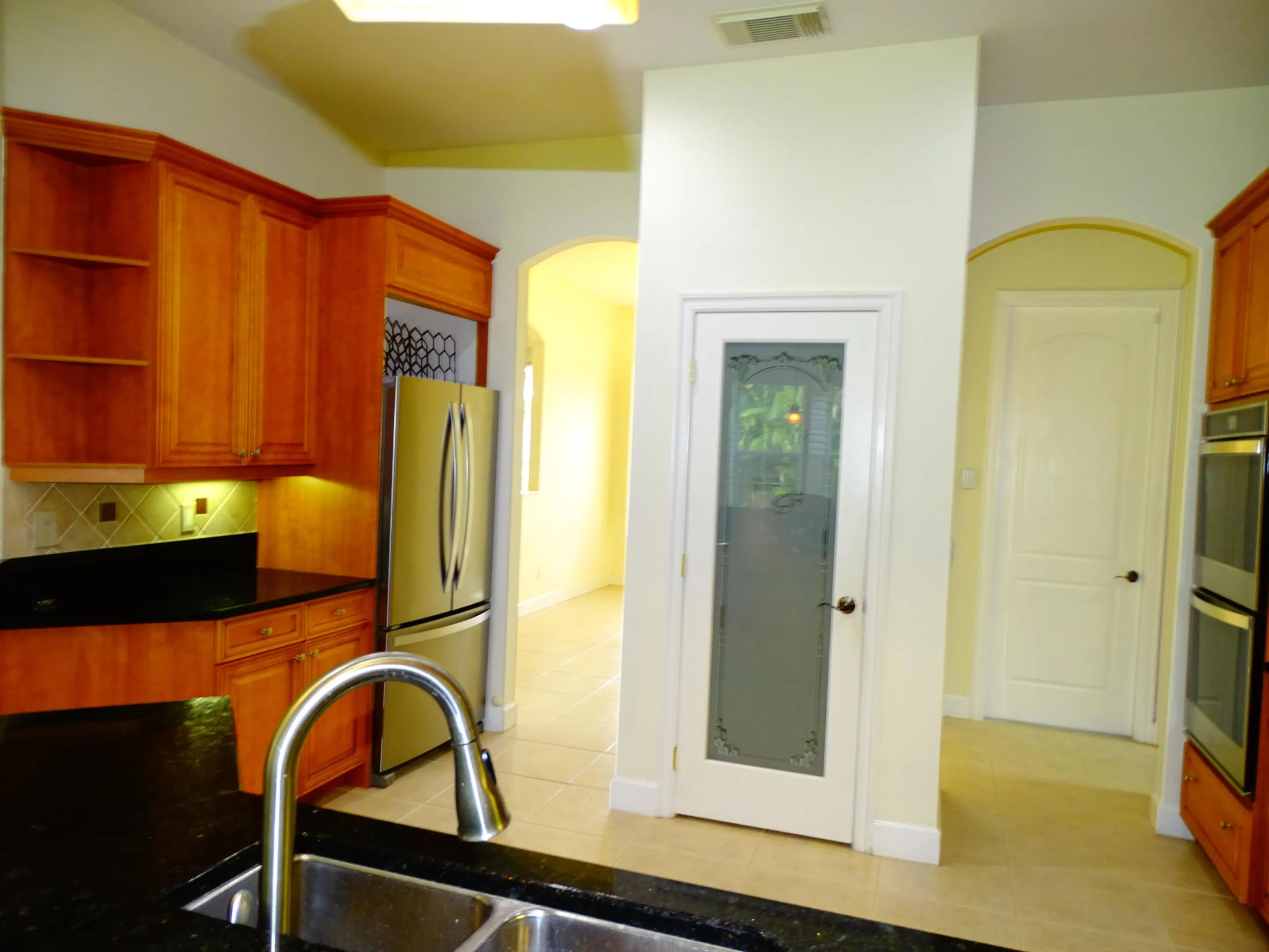 854 SW SAINT TROPEZ Court