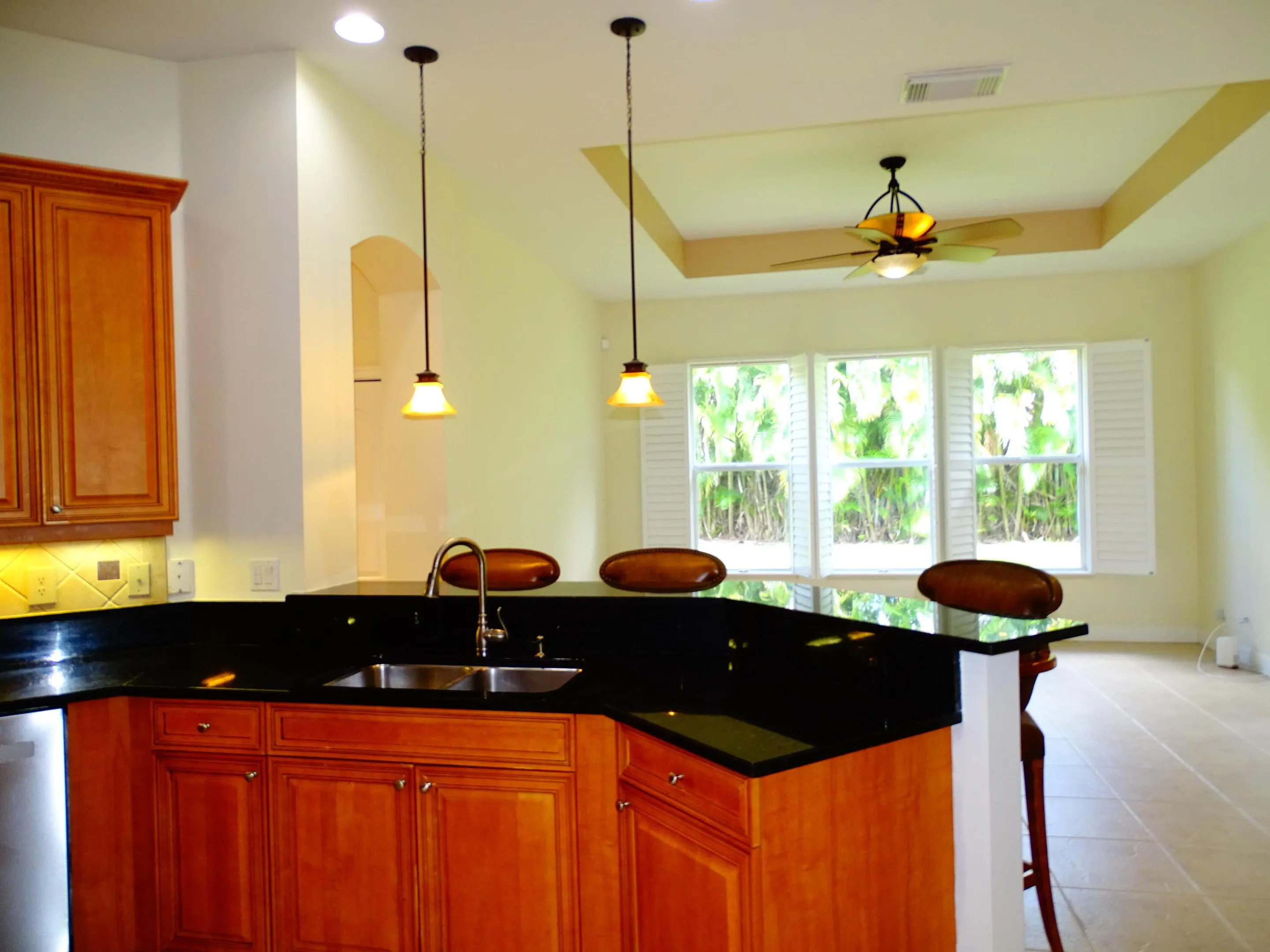 854 SW SAINT TROPEZ Court