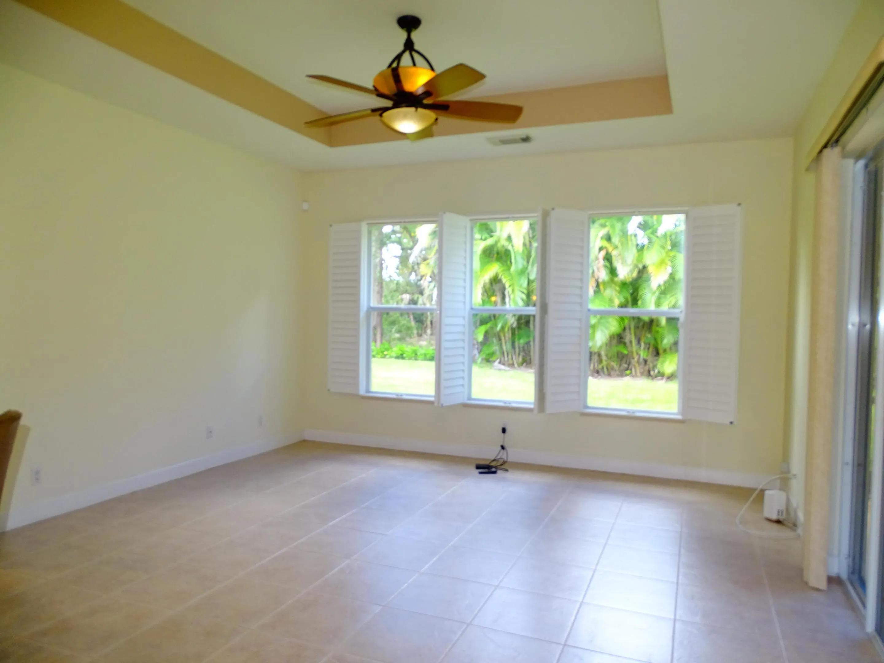 854 SW SAINT TROPEZ Court