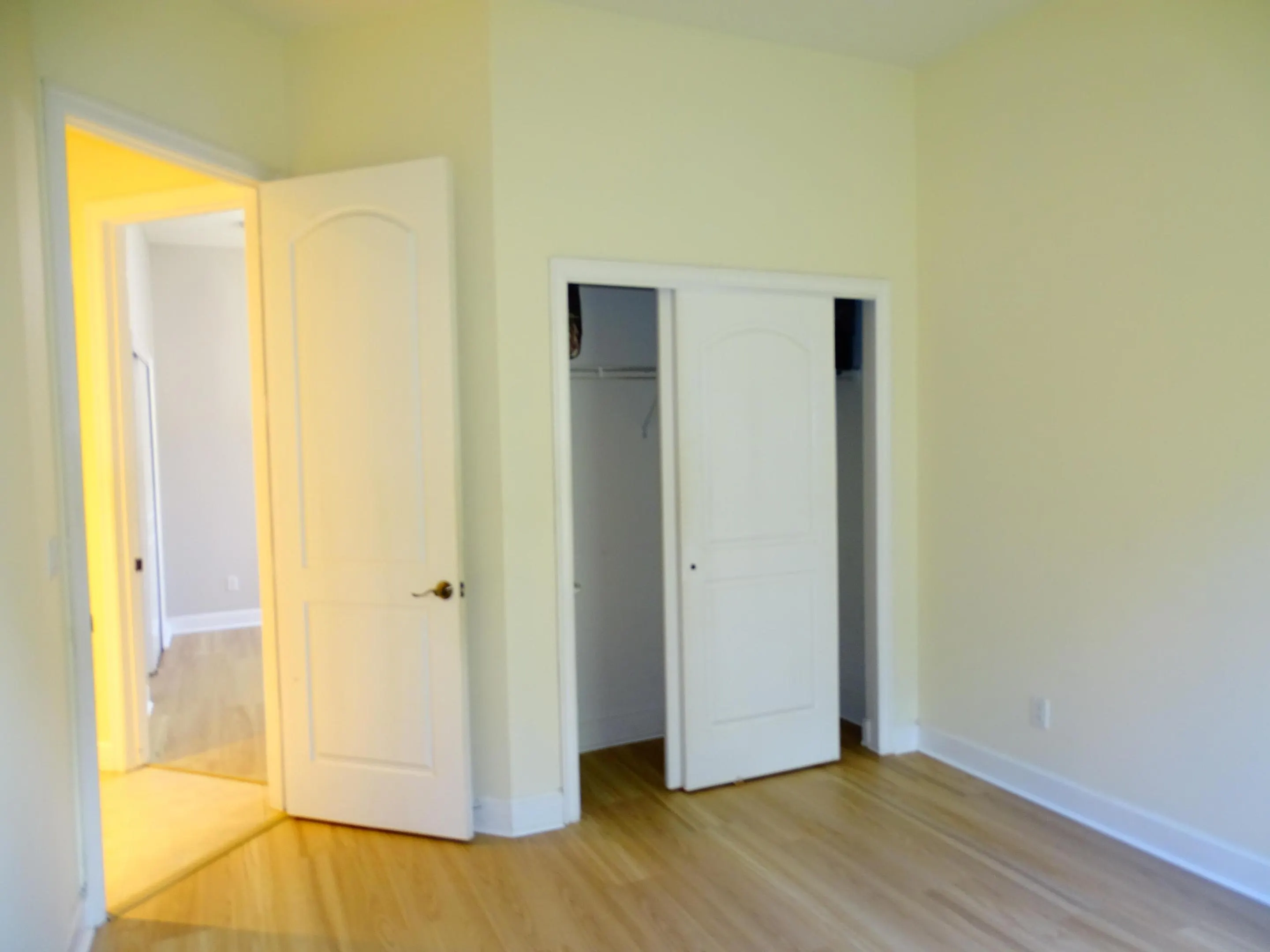 854 SW SAINT TROPEZ Court
