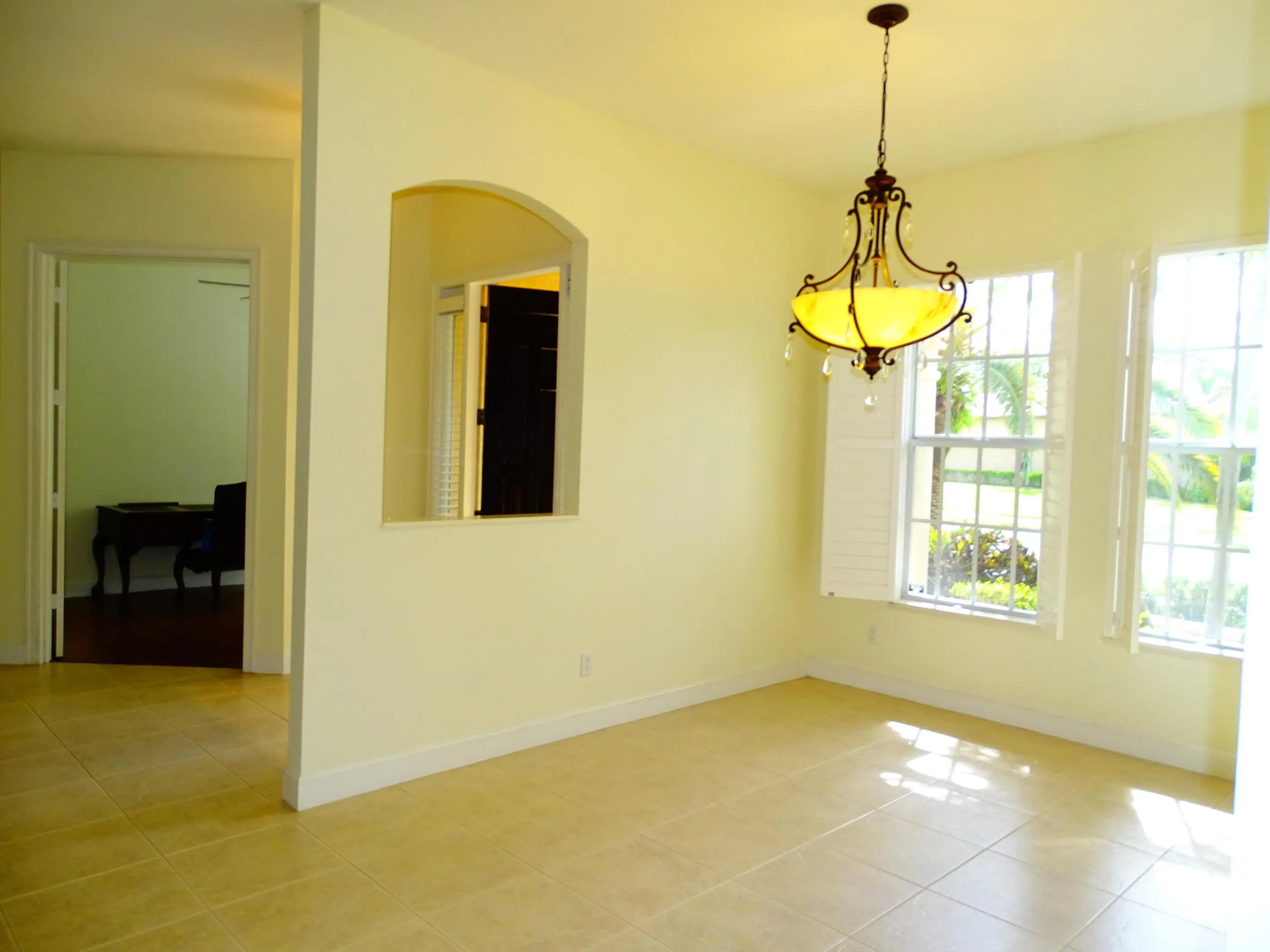 854 SW SAINT TROPEZ Court