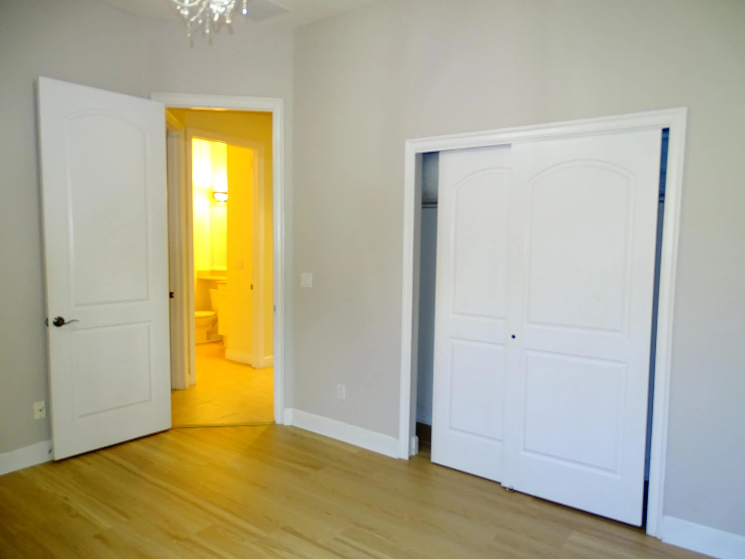 854 SW SAINT TROPEZ Court