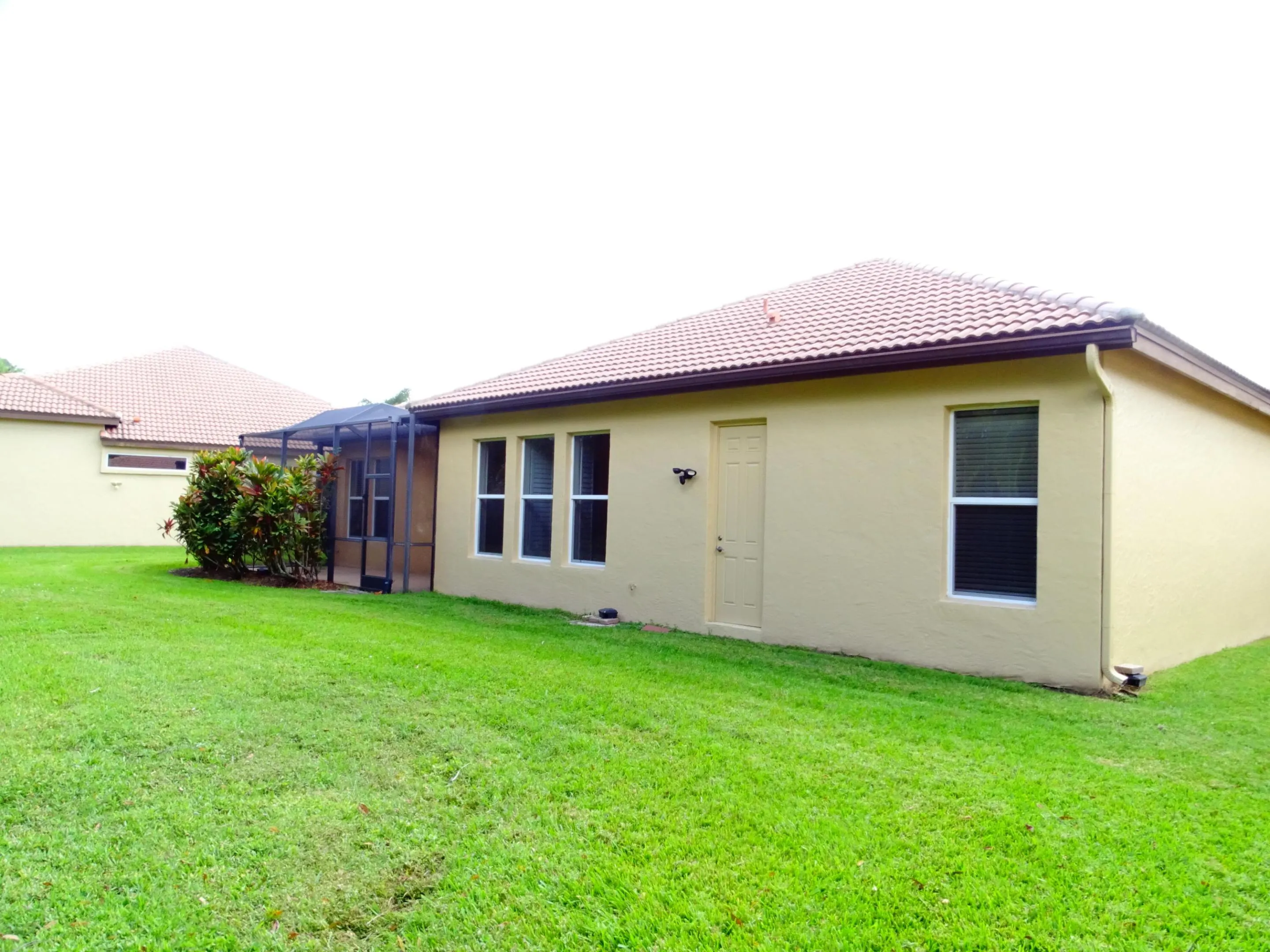 854 SW SAINT TROPEZ Court