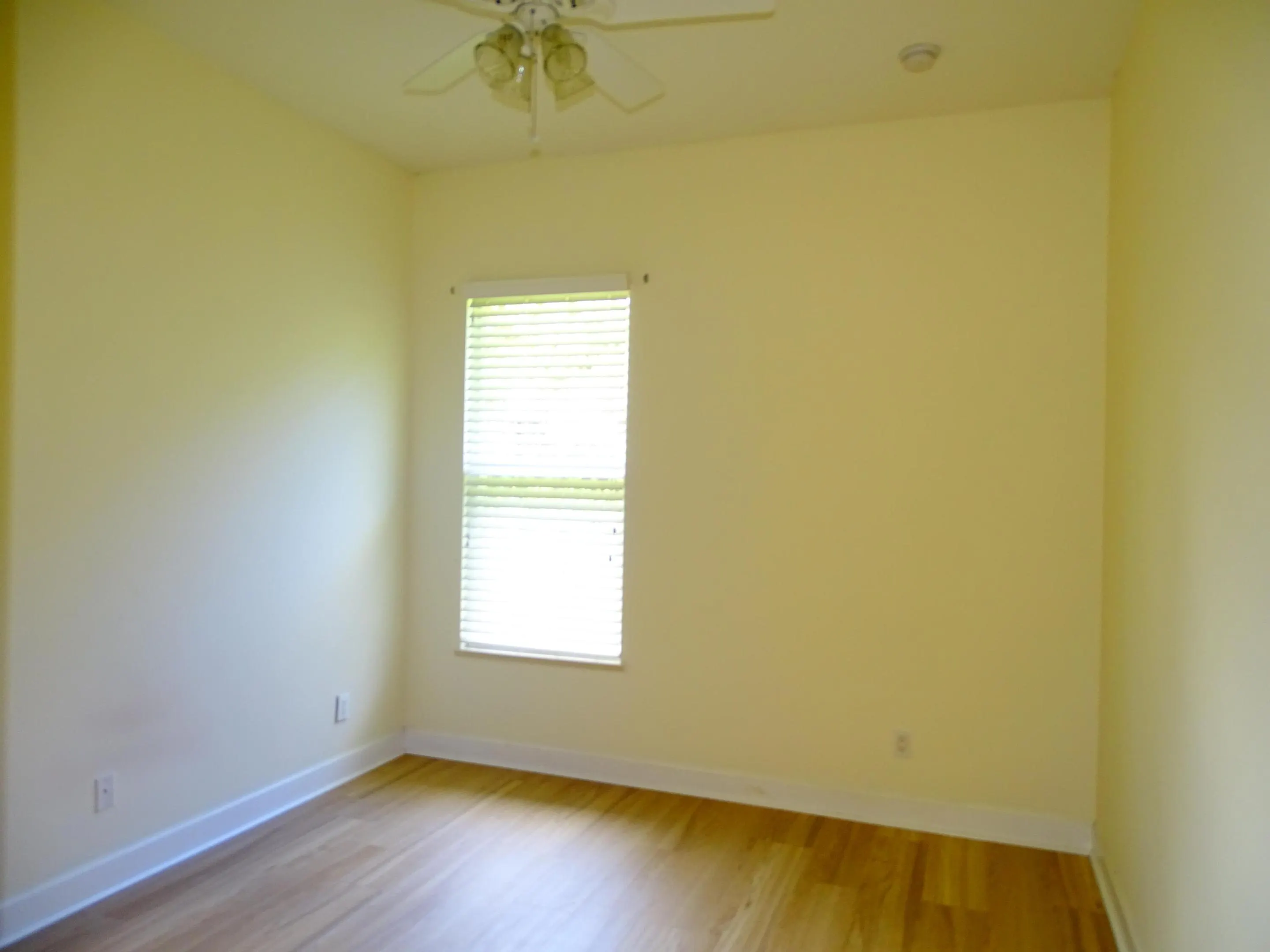 854 SW SAINT TROPEZ Court