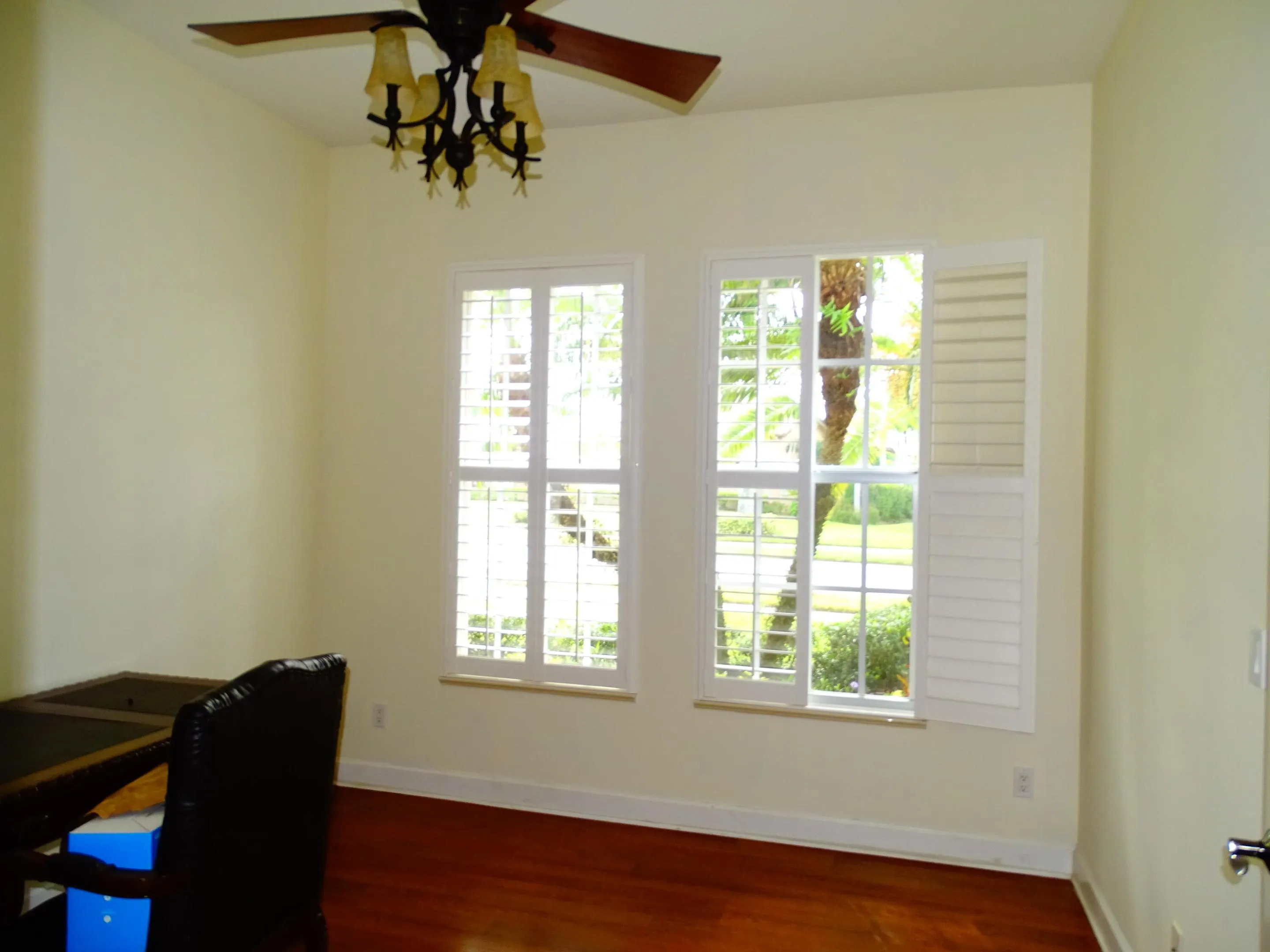 854 SW SAINT TROPEZ Court
