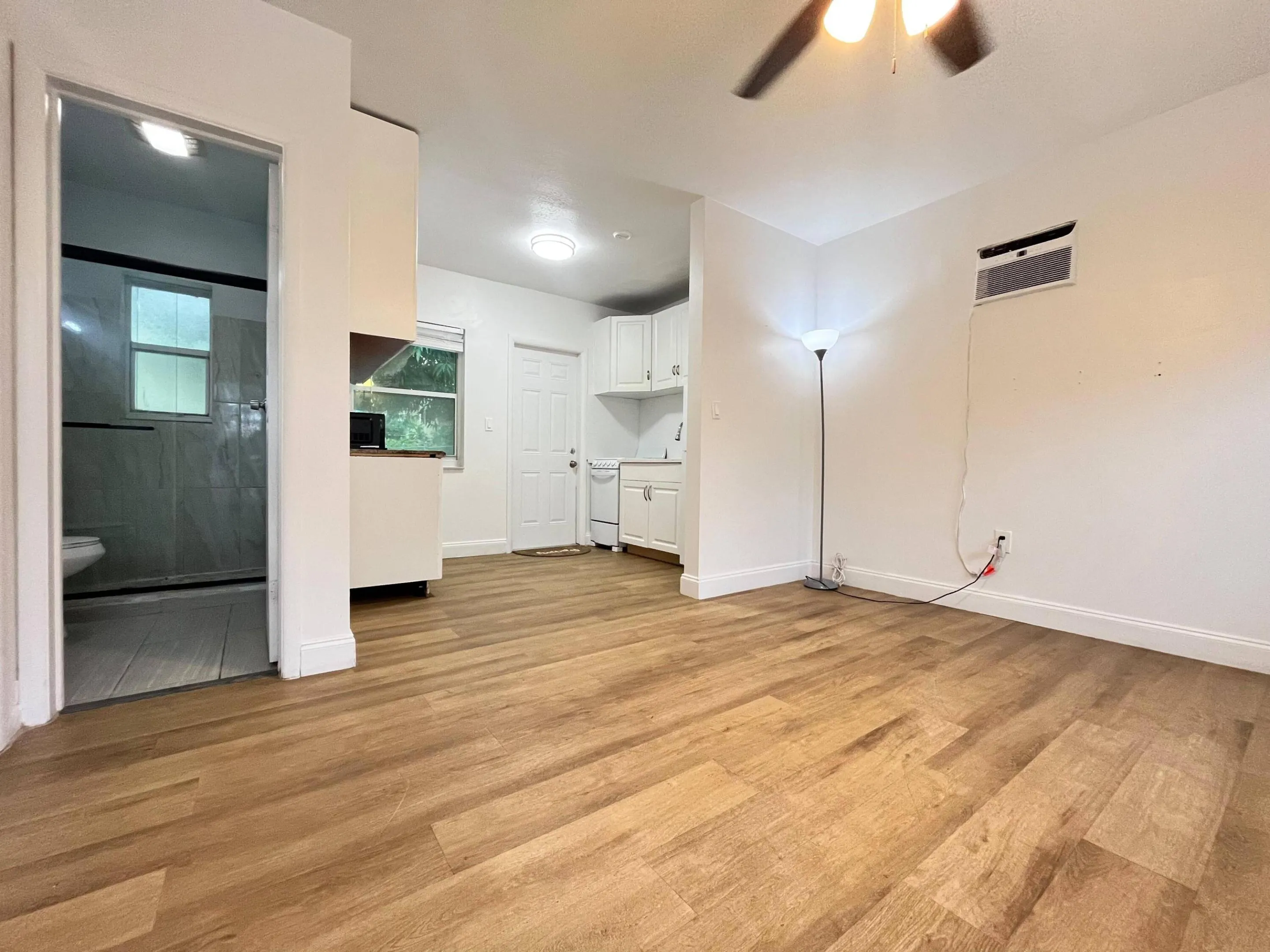 1302 S FEDERAL Highway #1