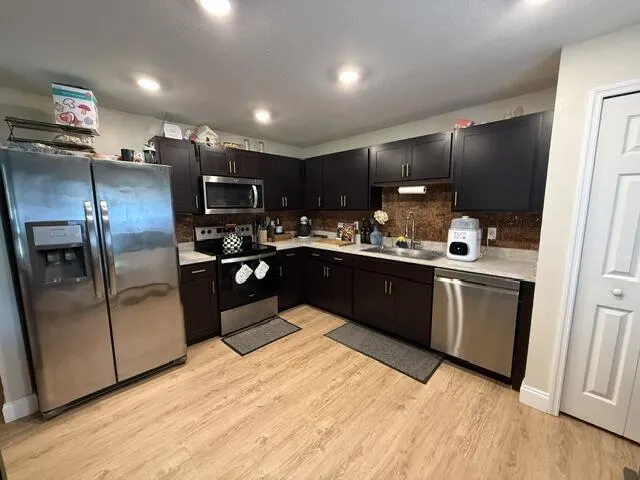 703 SE 25TH Drive