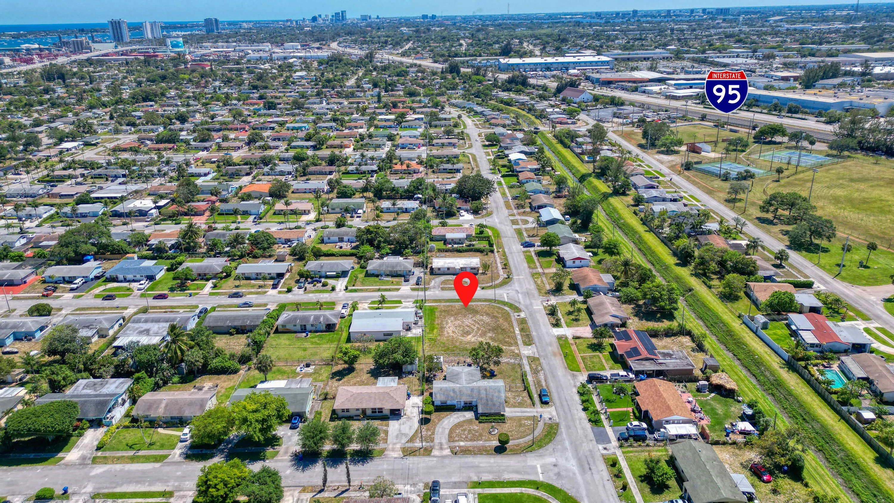 398 W 23rd Street