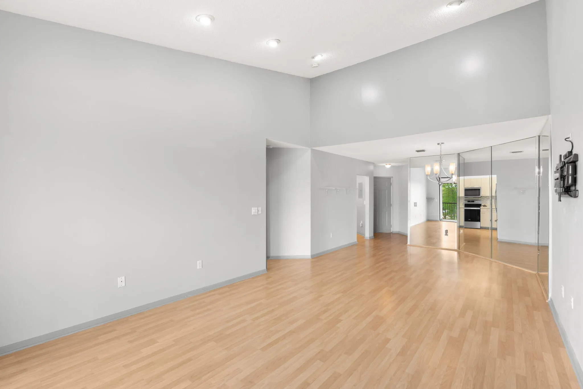 4400 NW 30TH Street #424
