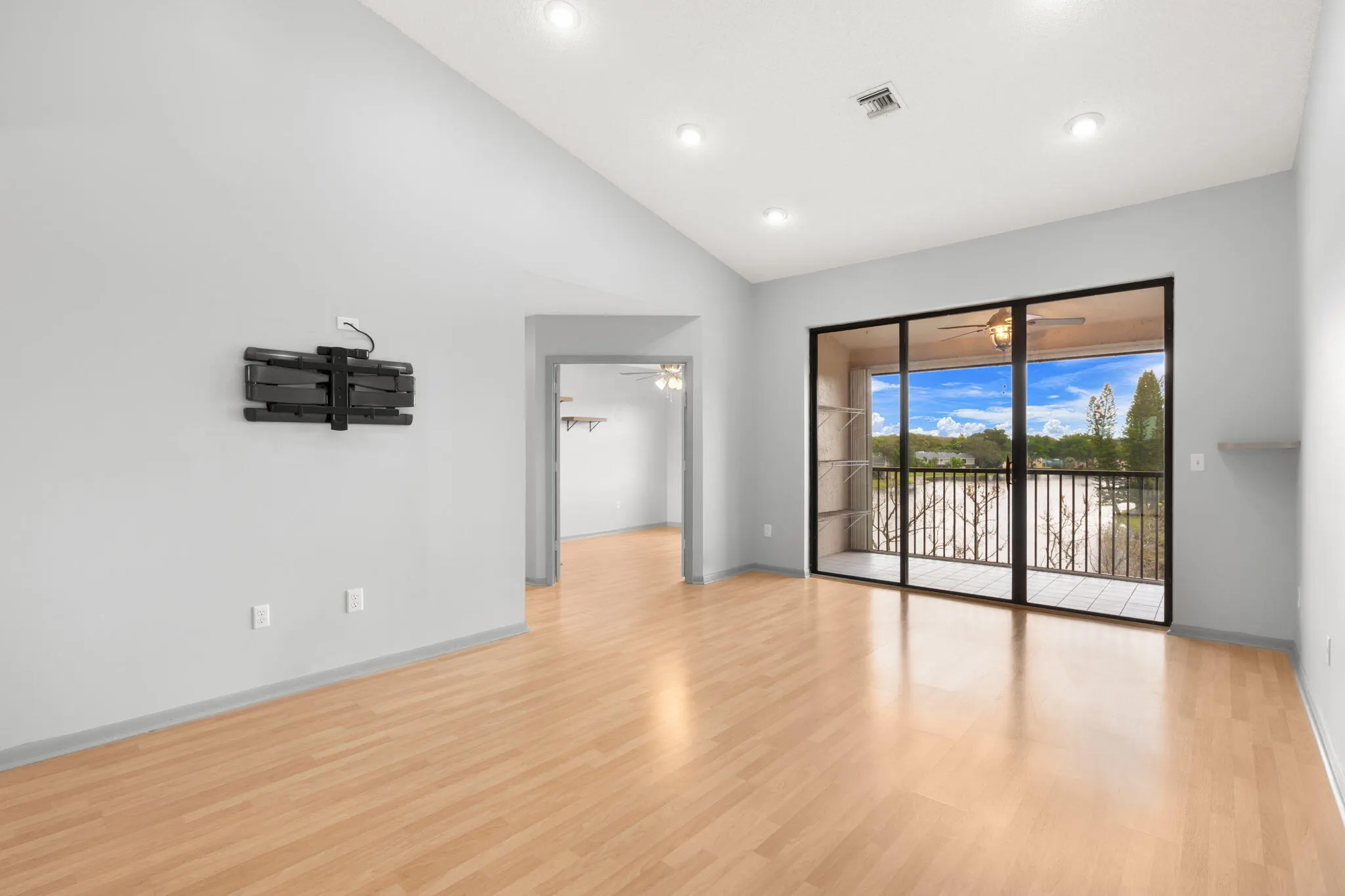 4400 NW 30TH Street #424