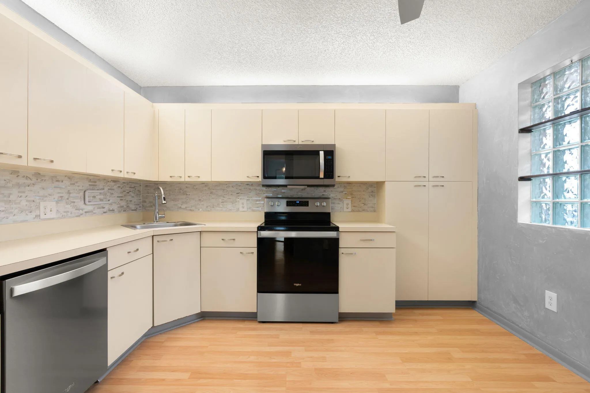 4400 NW 30TH Street #424