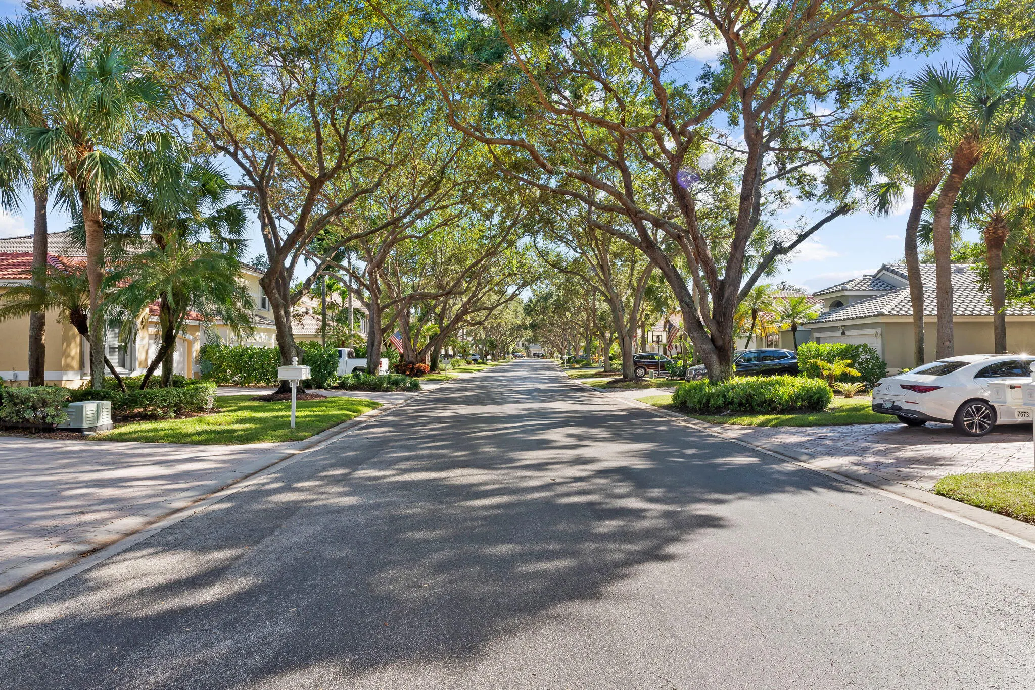 7686 NW 60TH Lane