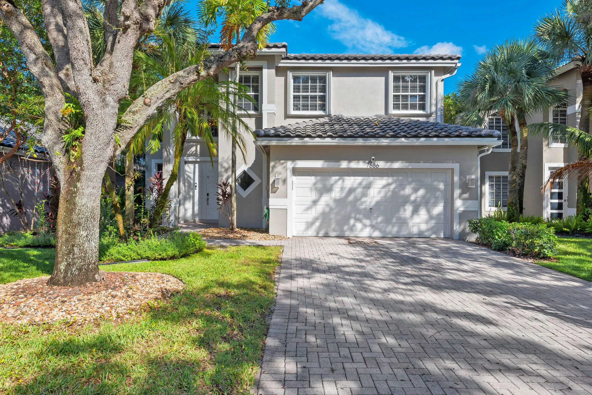 7686 NW 60TH Lane