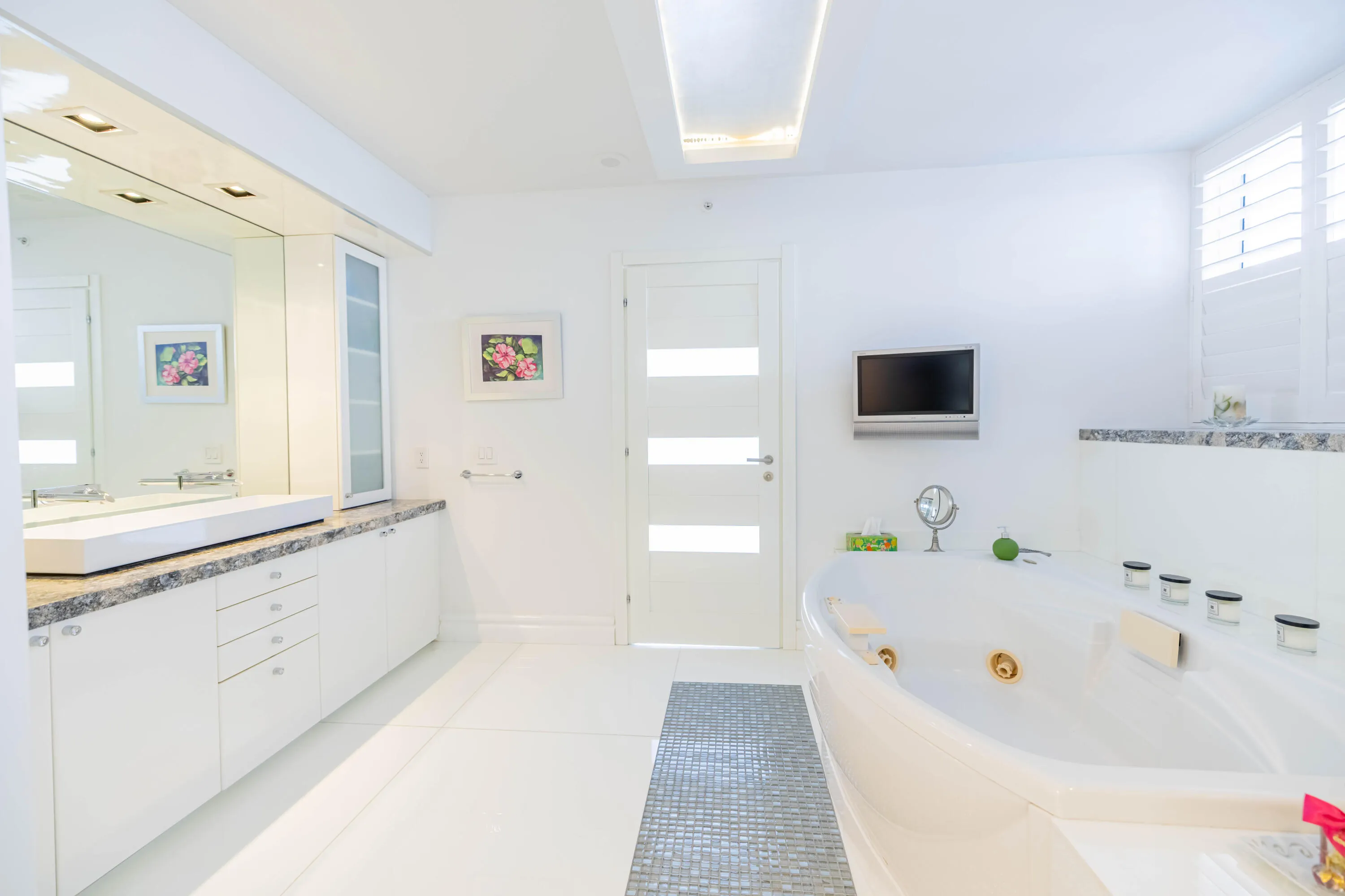 17555 COLLINS Avenue #2305